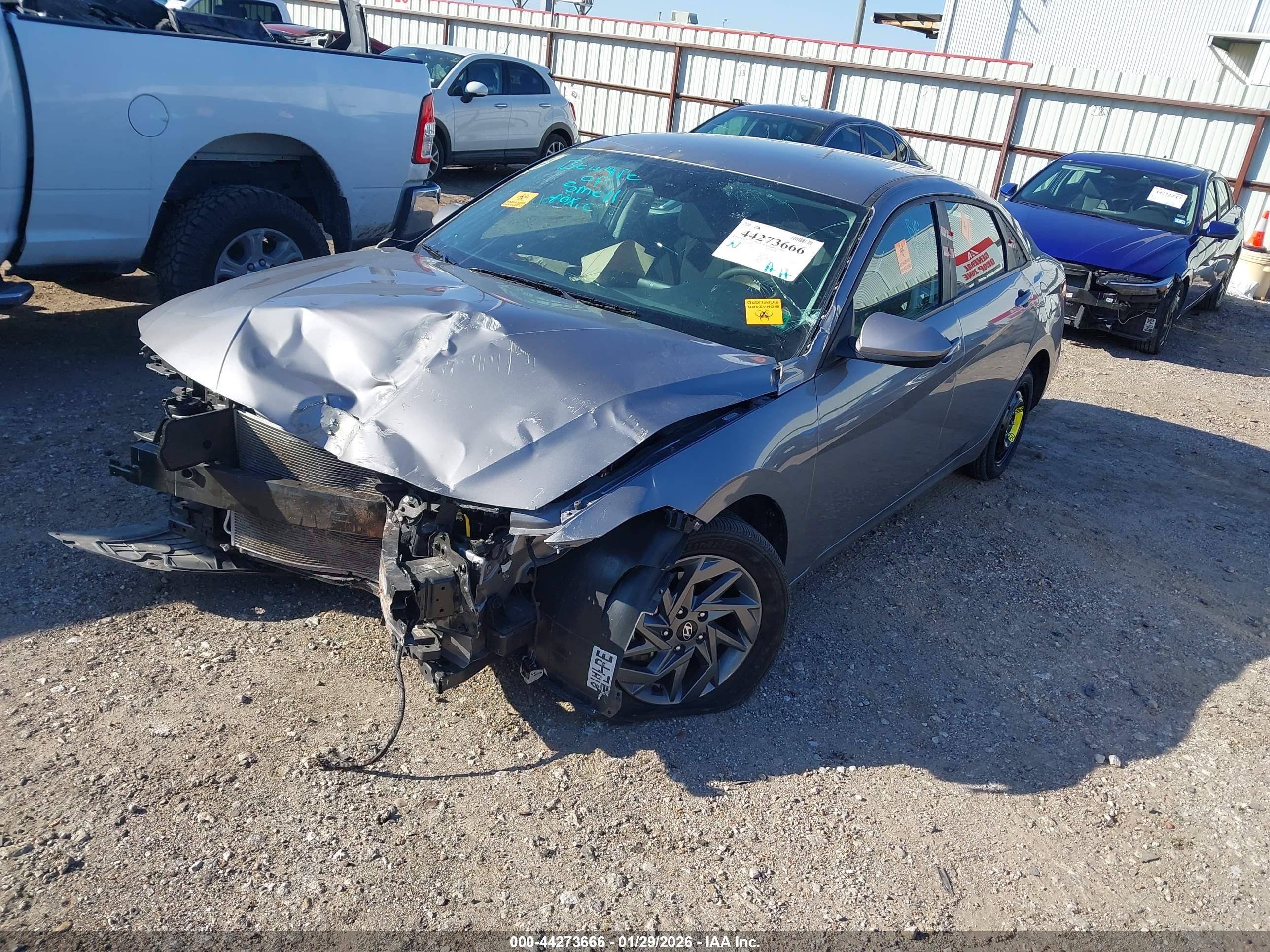 HYUNDAI ELANTRA image 2