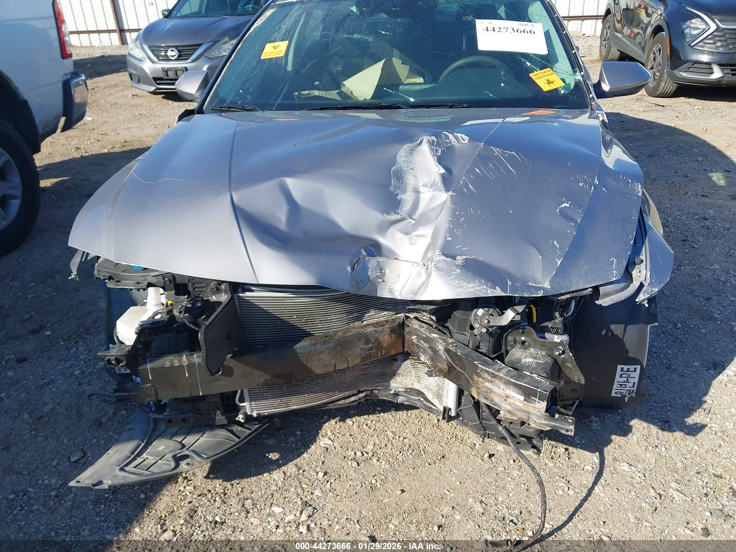 HYUNDAI ELANTRA image 6