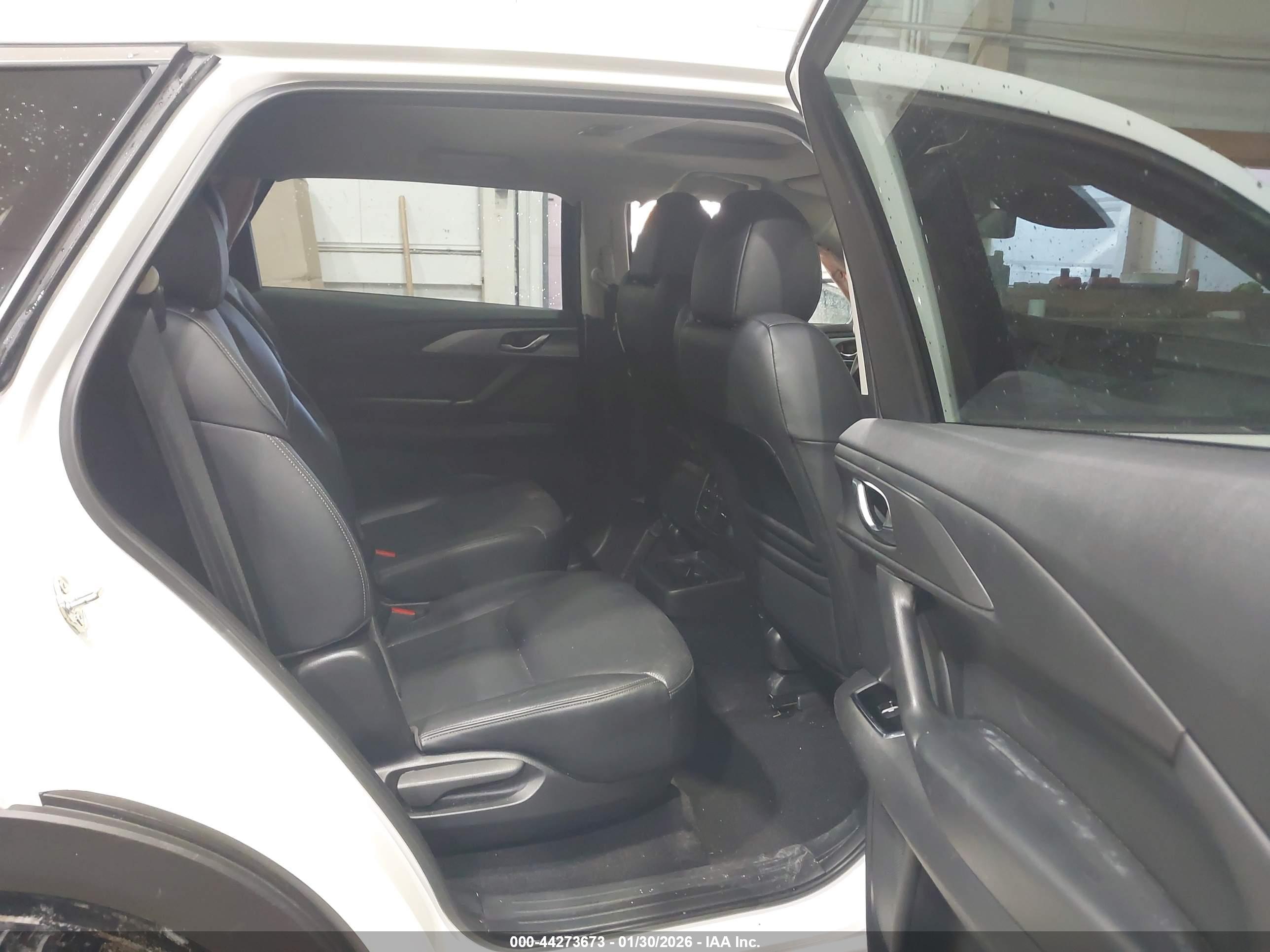 MAZDA CX-9 image 8