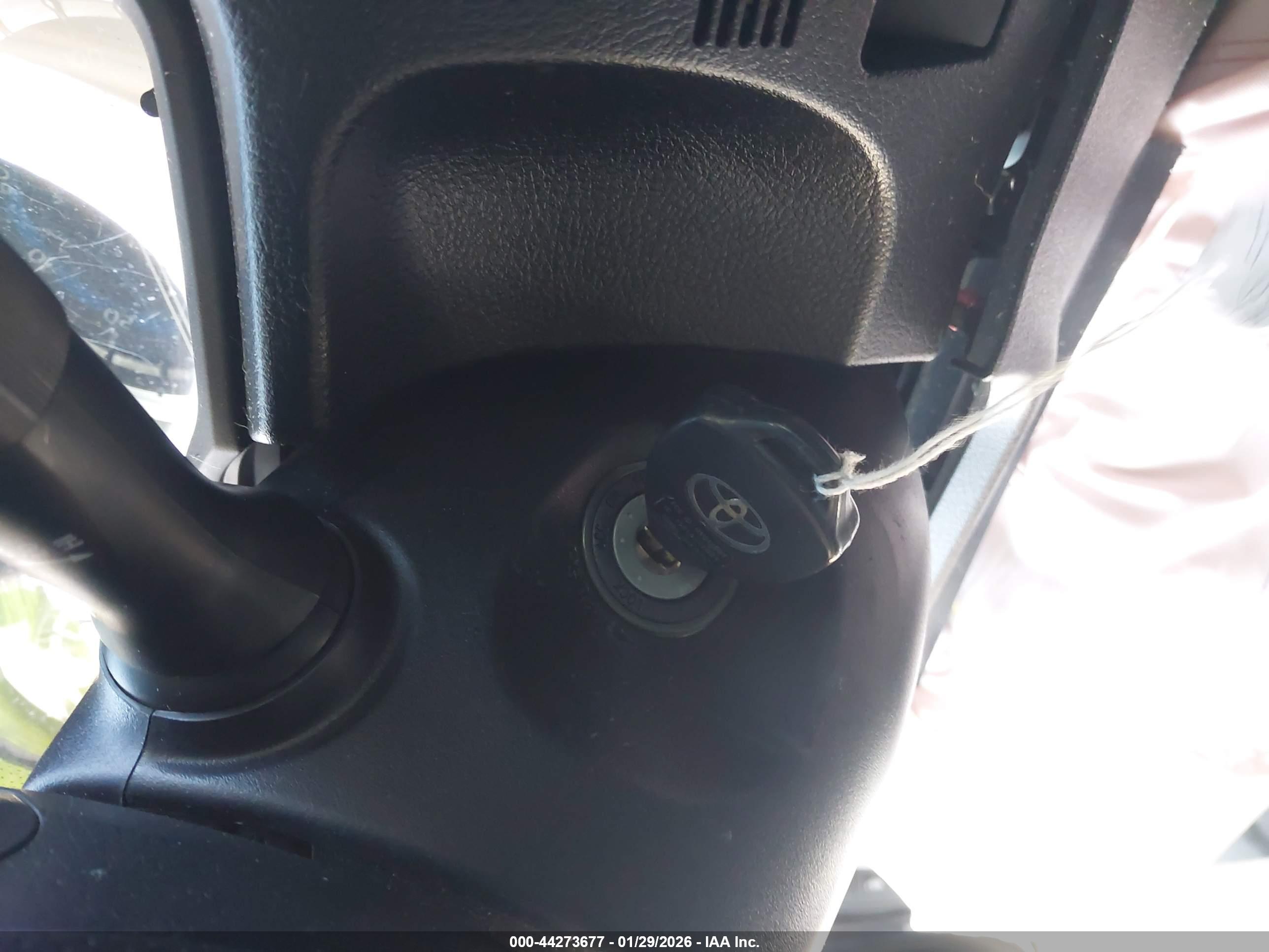 TOYOTA 4RUNNER image 11