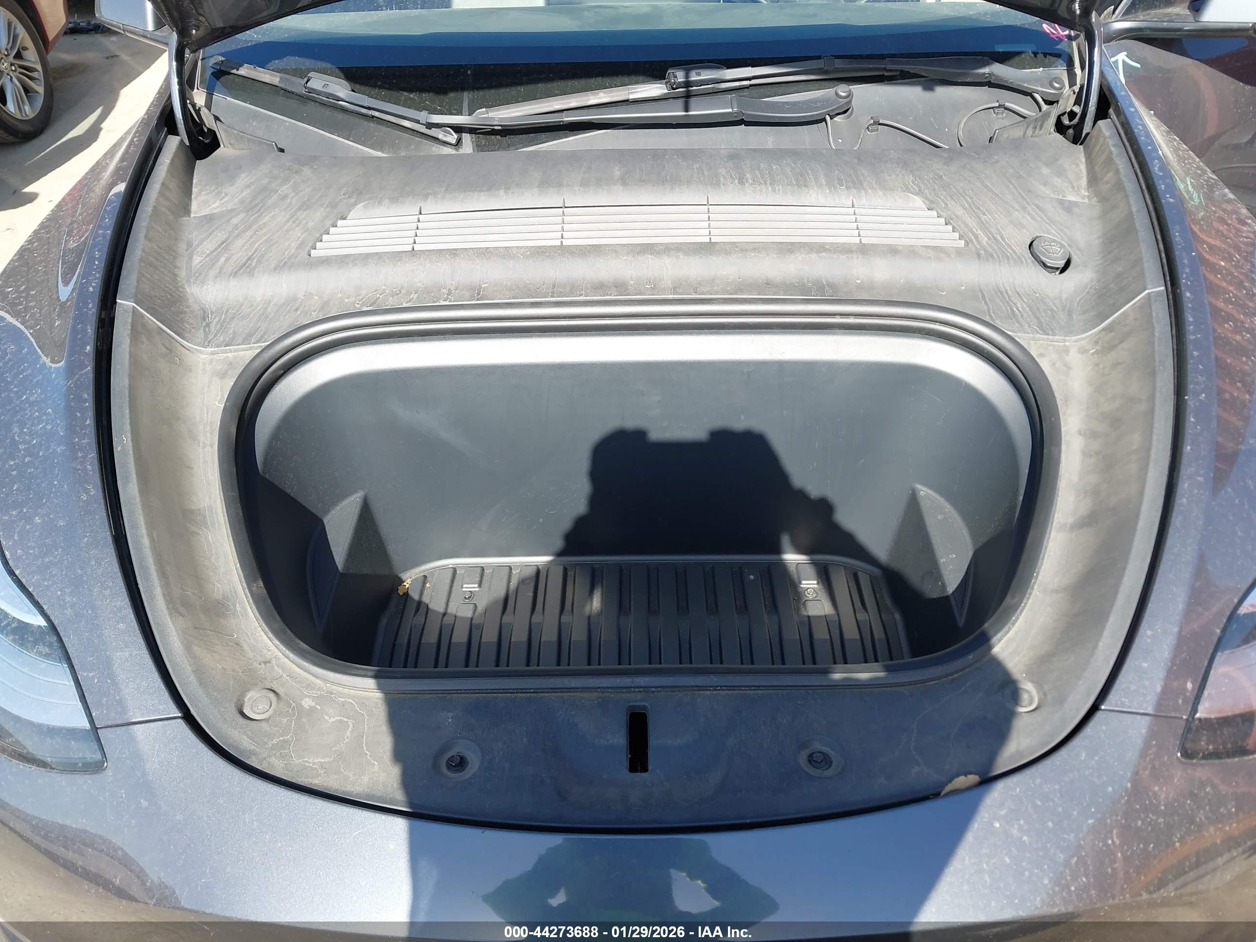 TESLA MODEL image 10