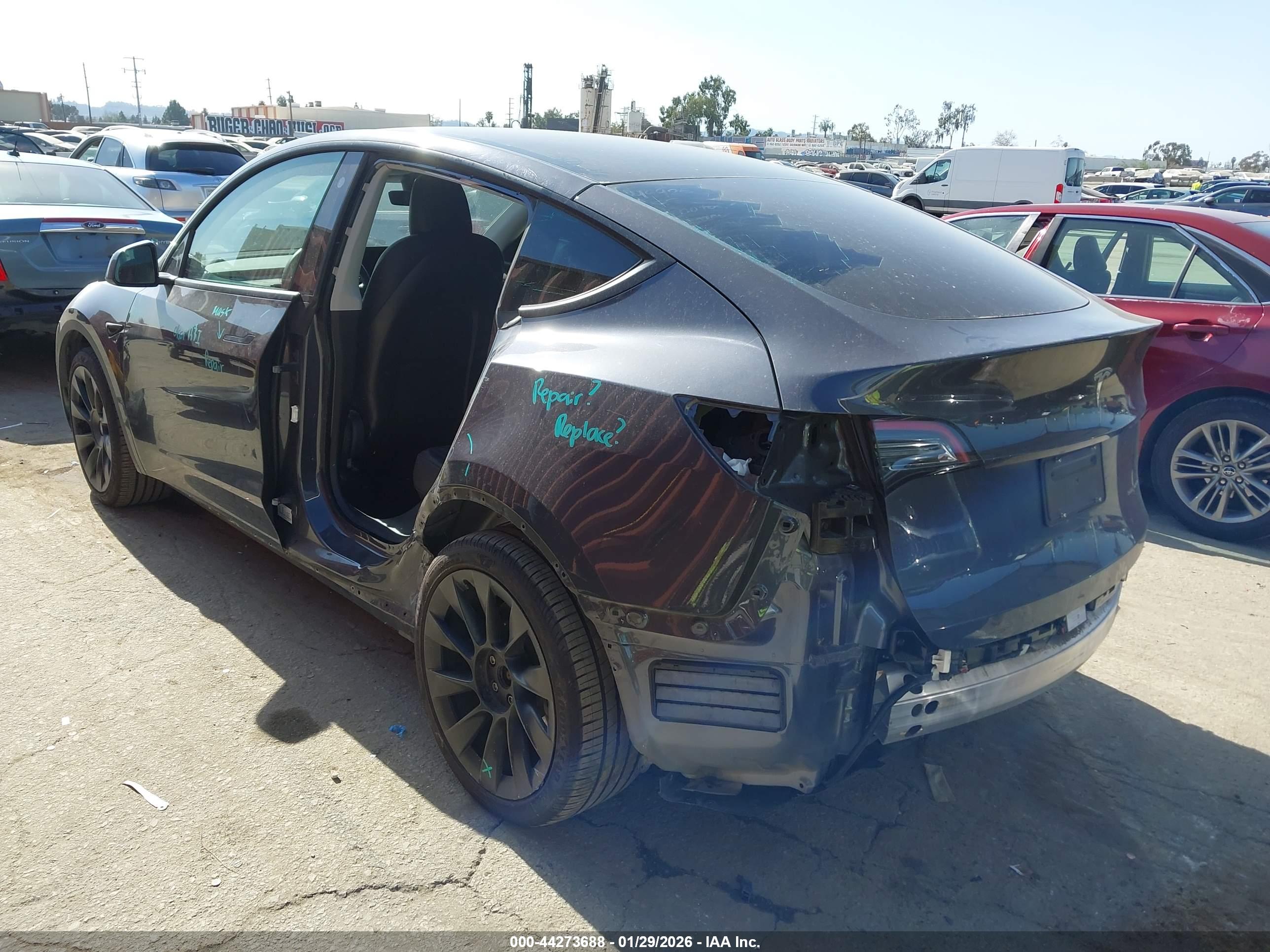 TESLA MODEL image 3
