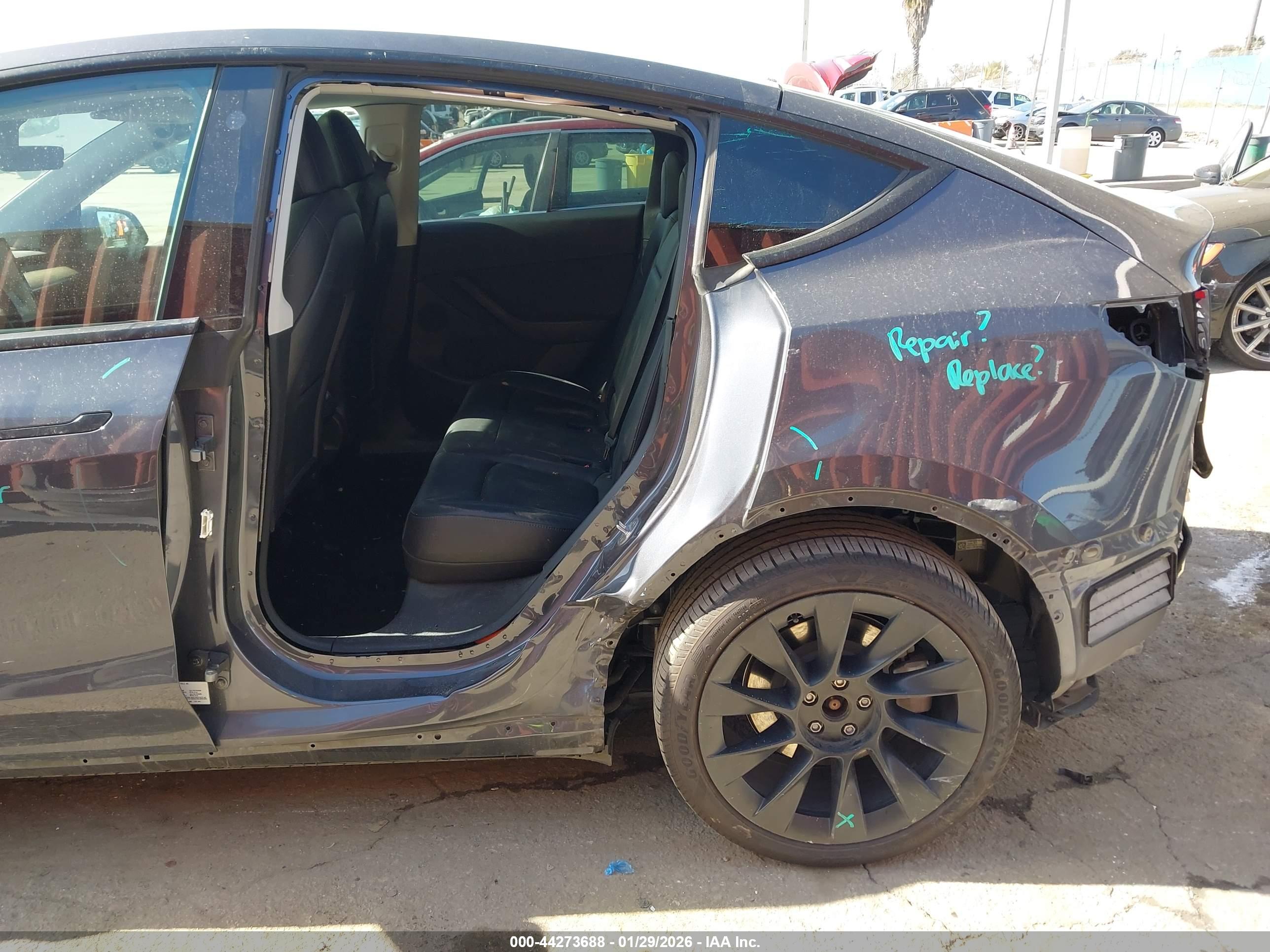 TESLA MODEL image 6
