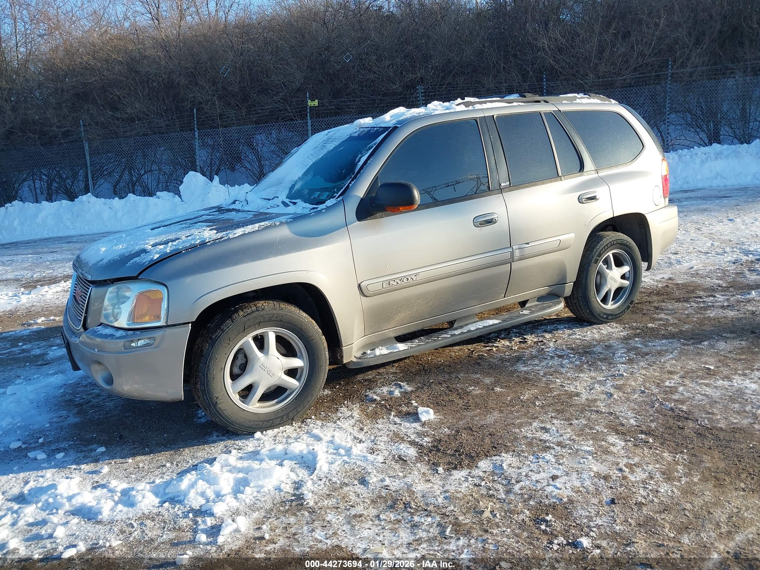 GMC ENVOY image 2
