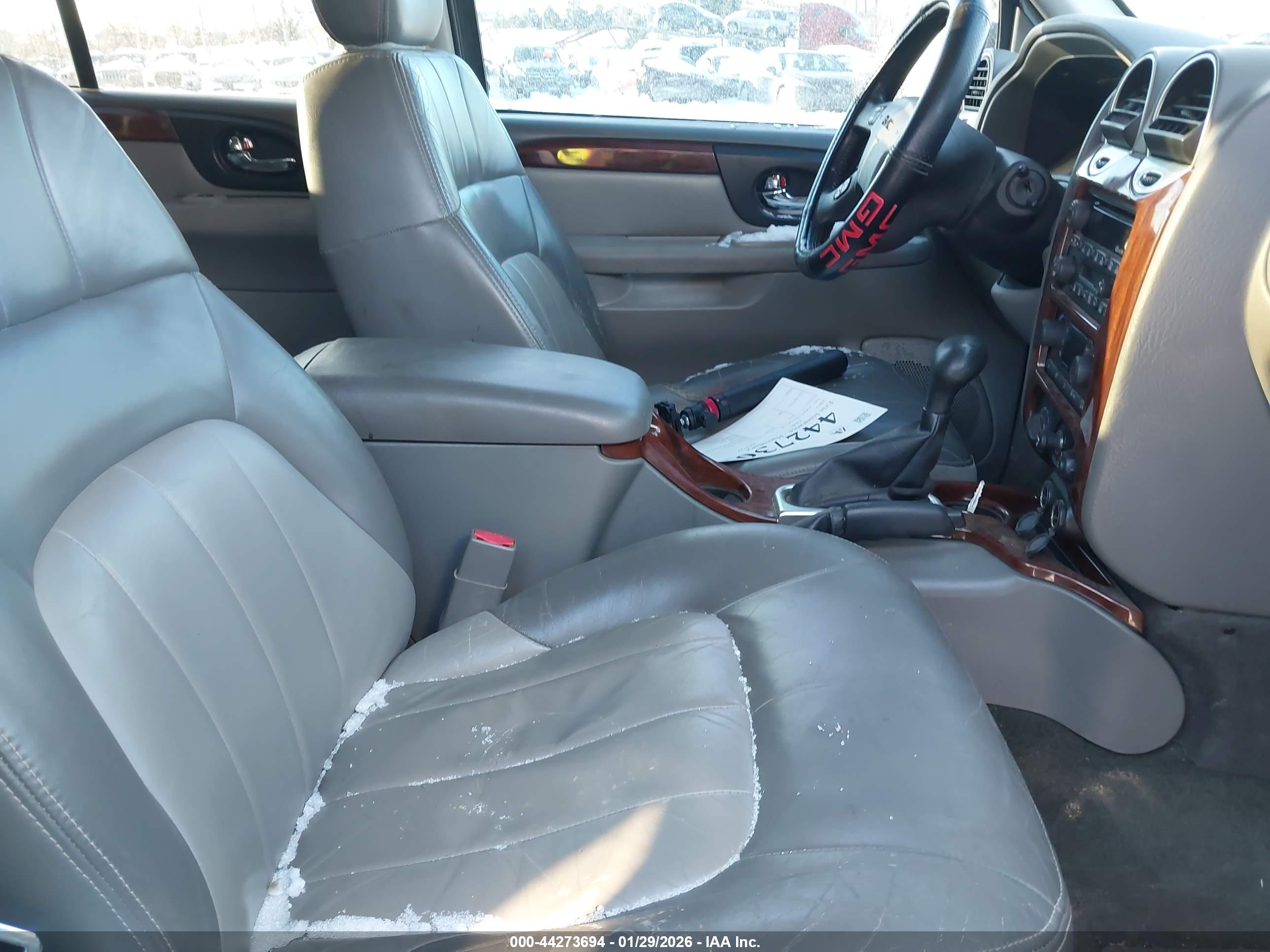 GMC ENVOY image 5