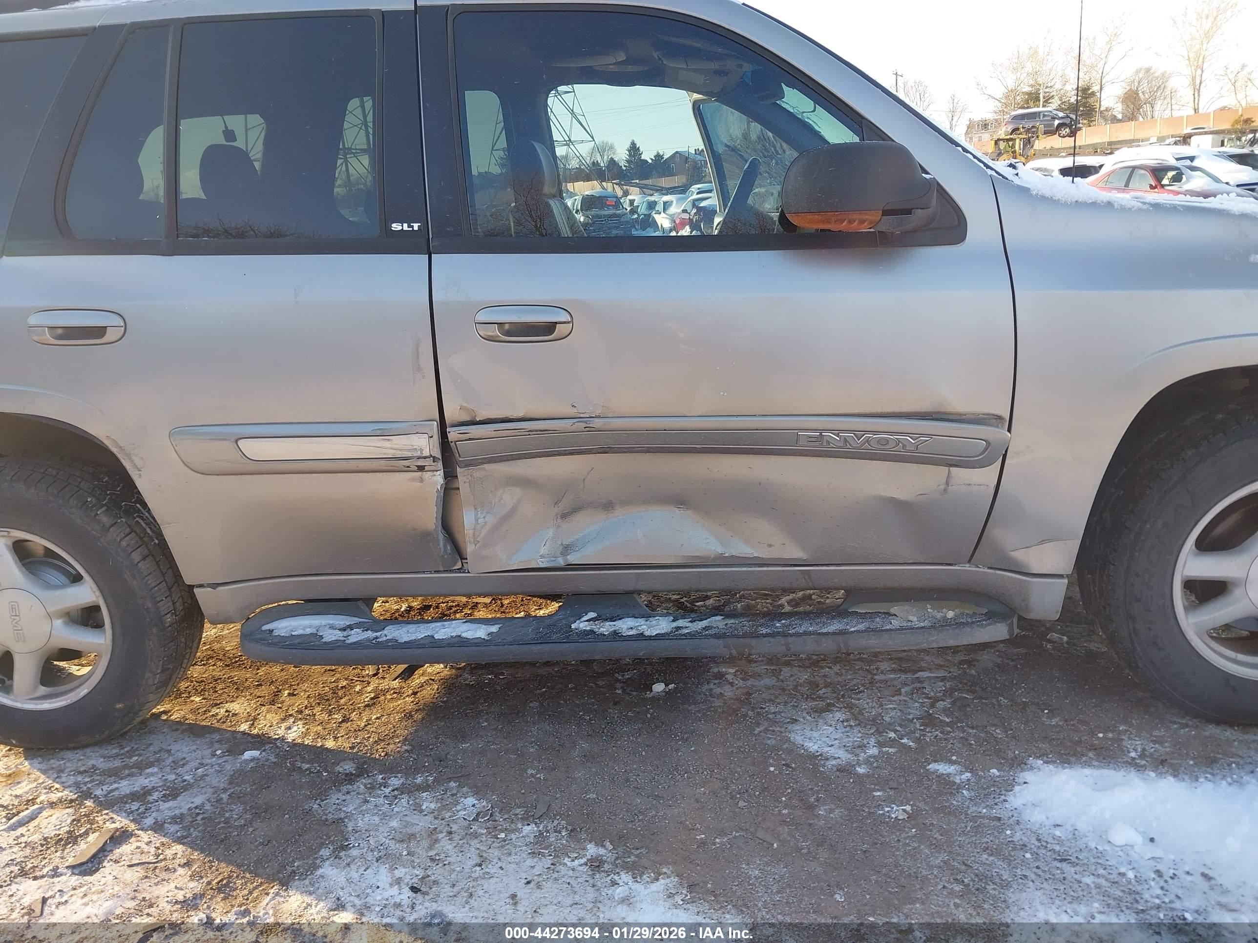 GMC ENVOY image 6