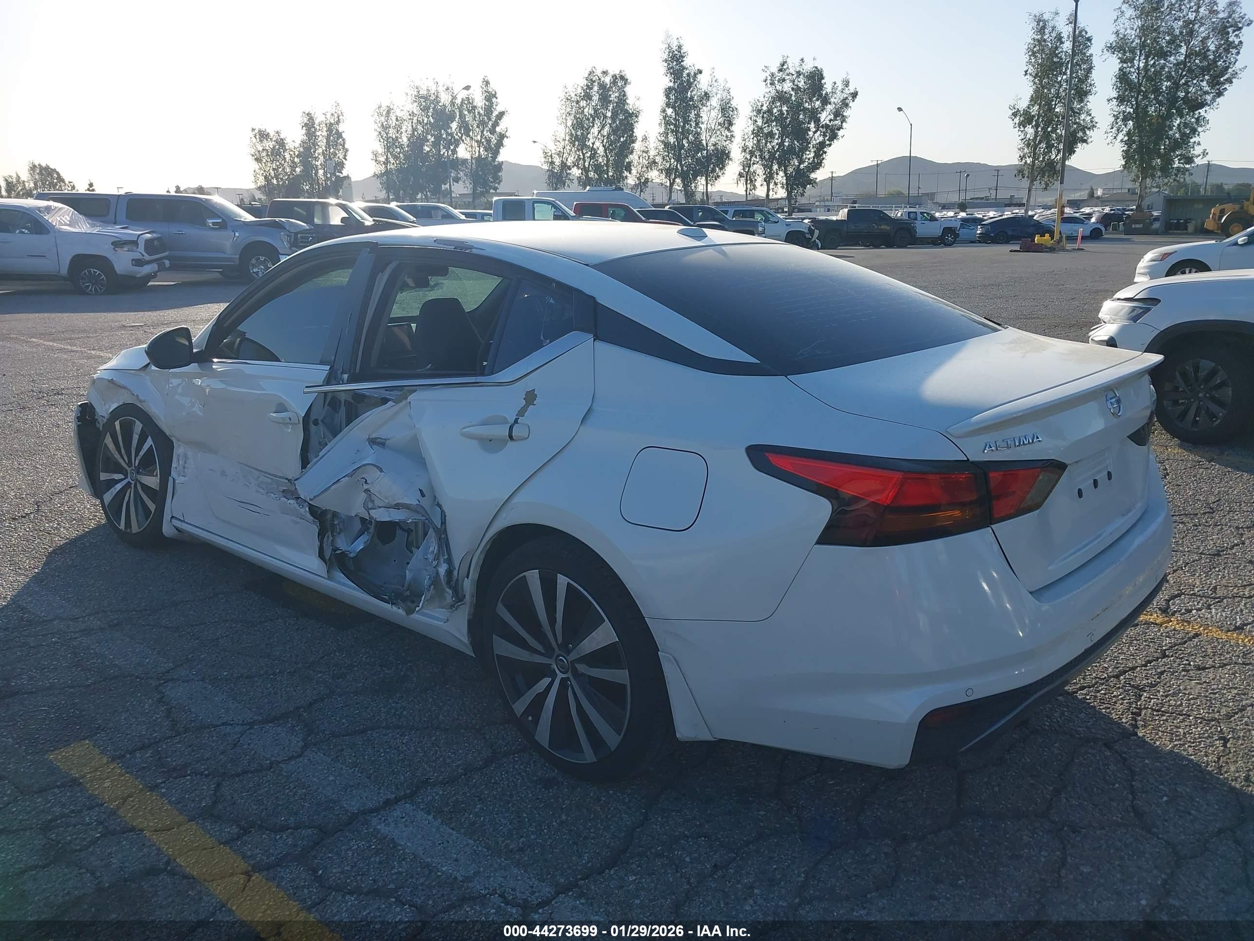 NISSAN ALTIMA image 3