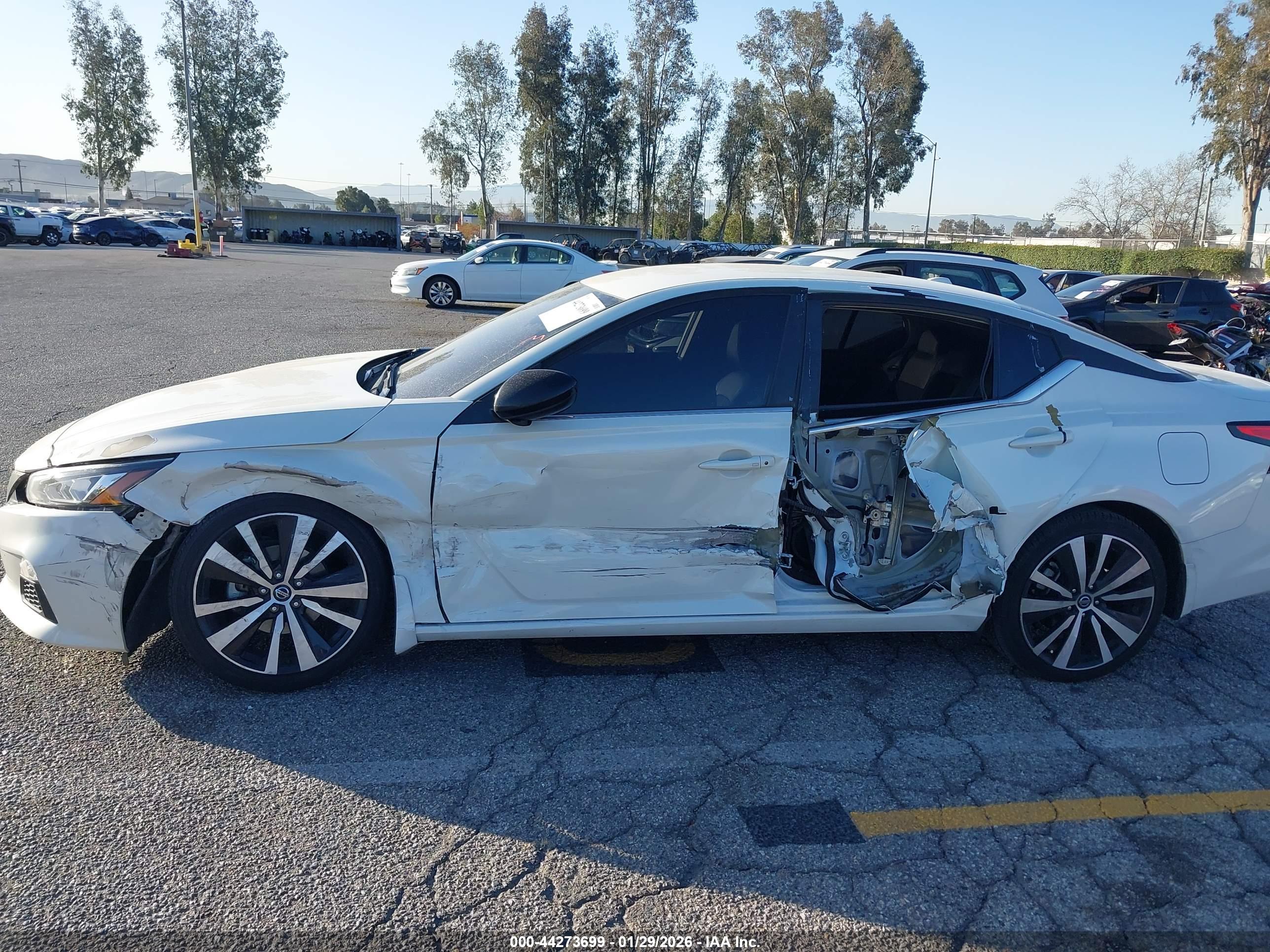 NISSAN ALTIMA image 6