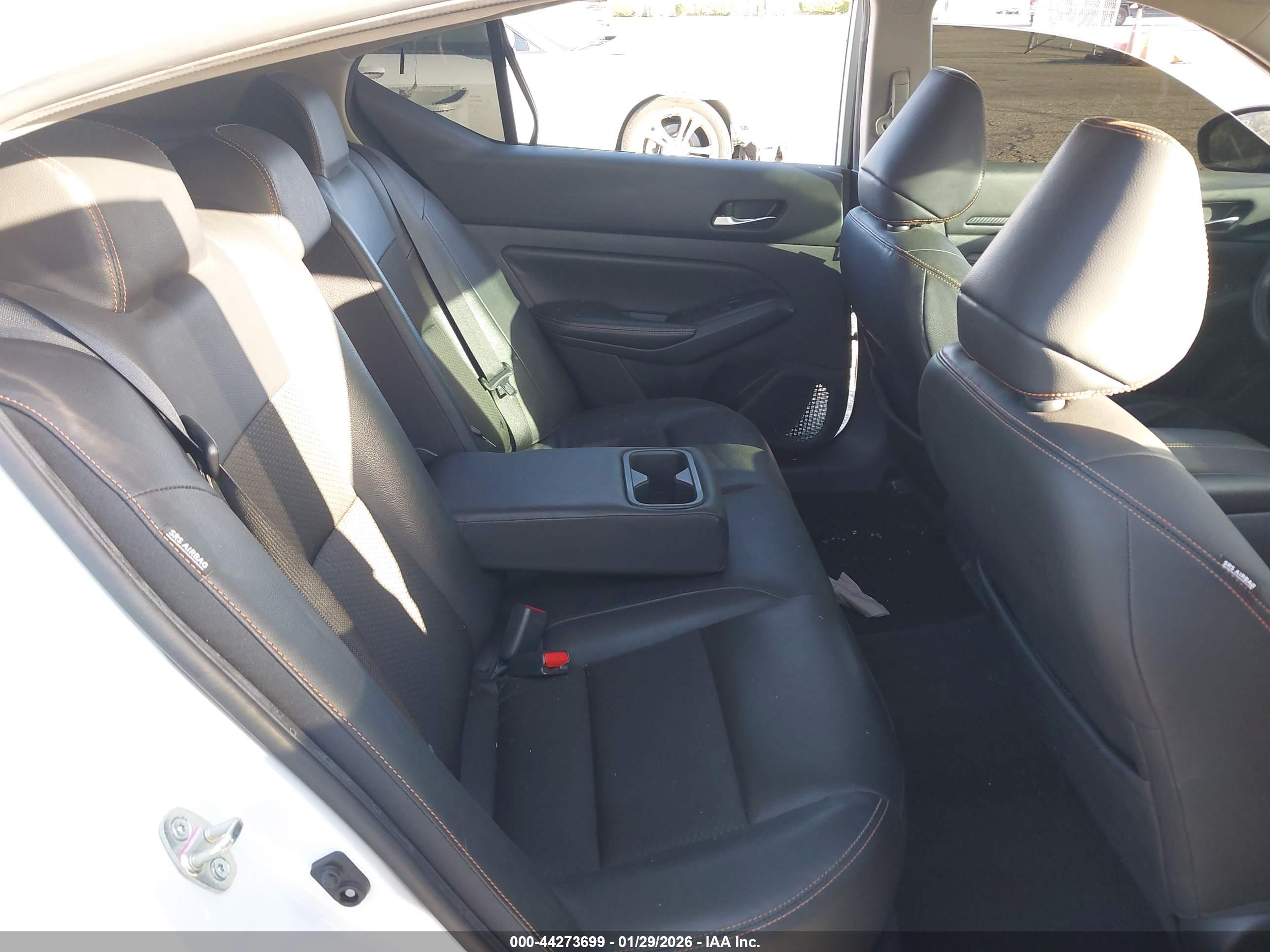 NISSAN ALTIMA image 8