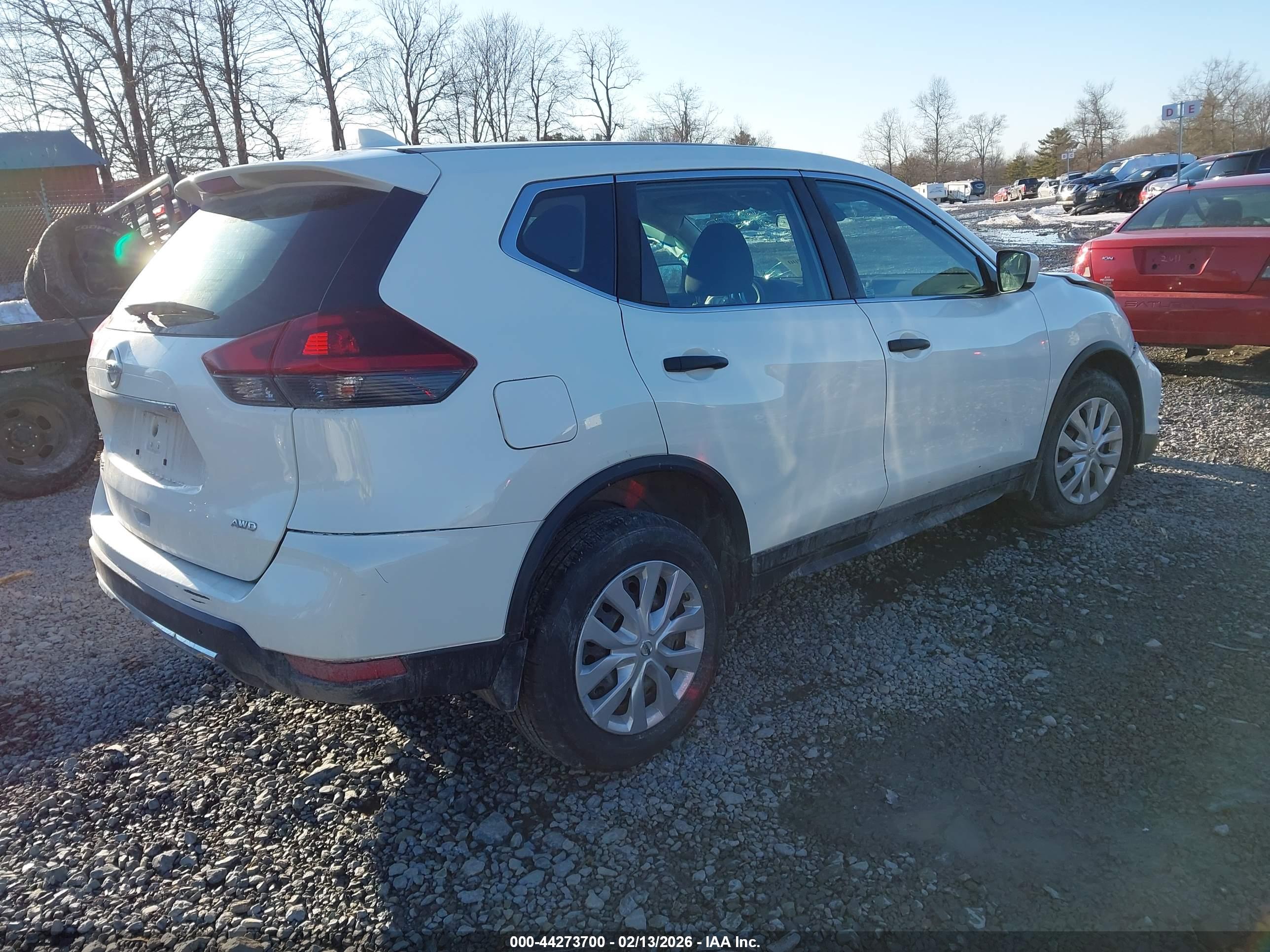 NISSAN ROGUE image 4