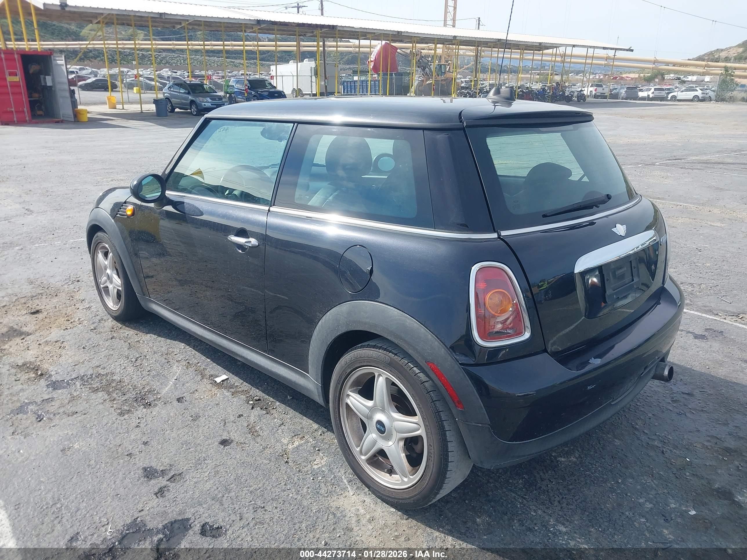 MINI COOPER image 3