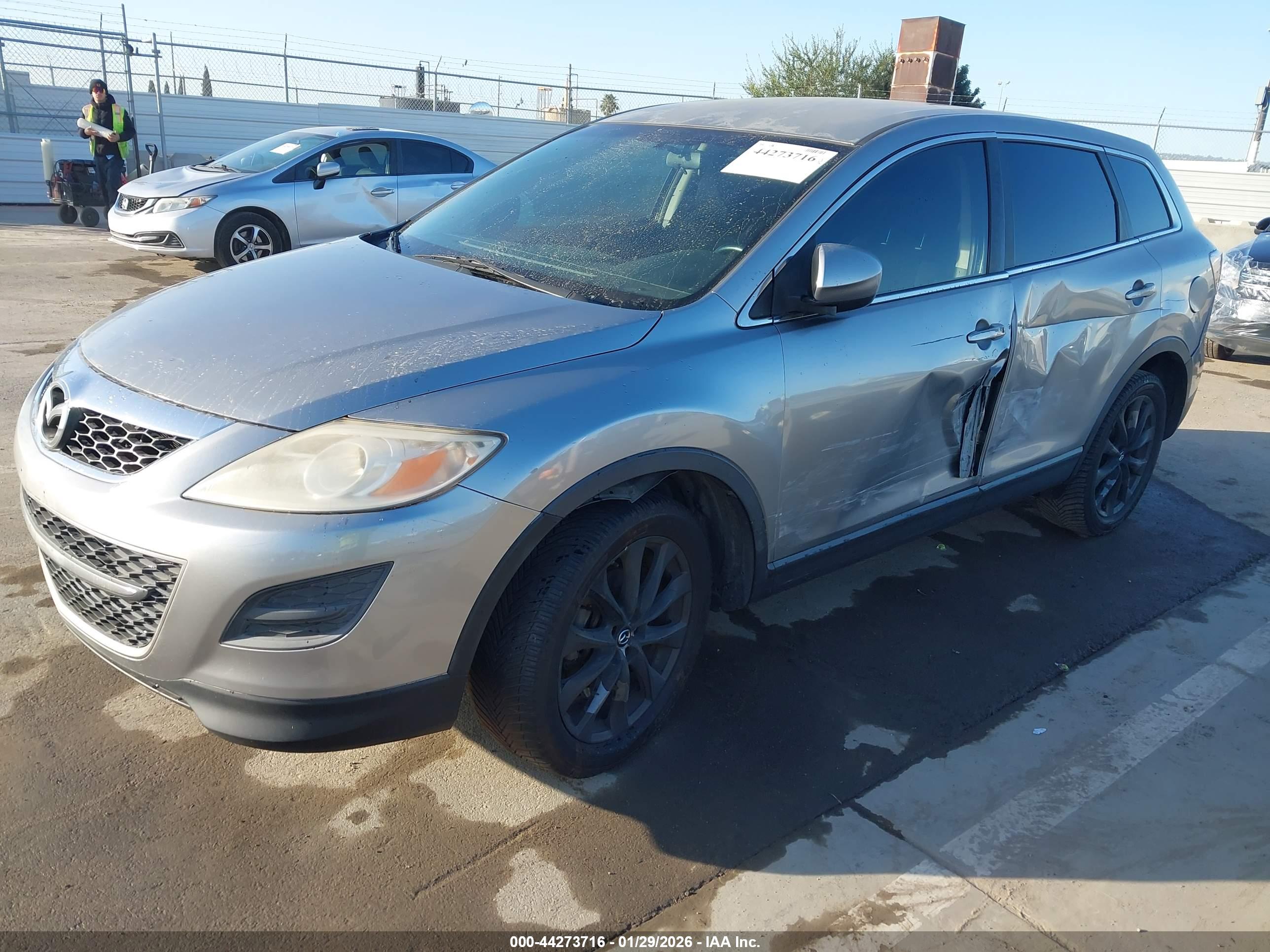 MAZDA CX-9 image 2