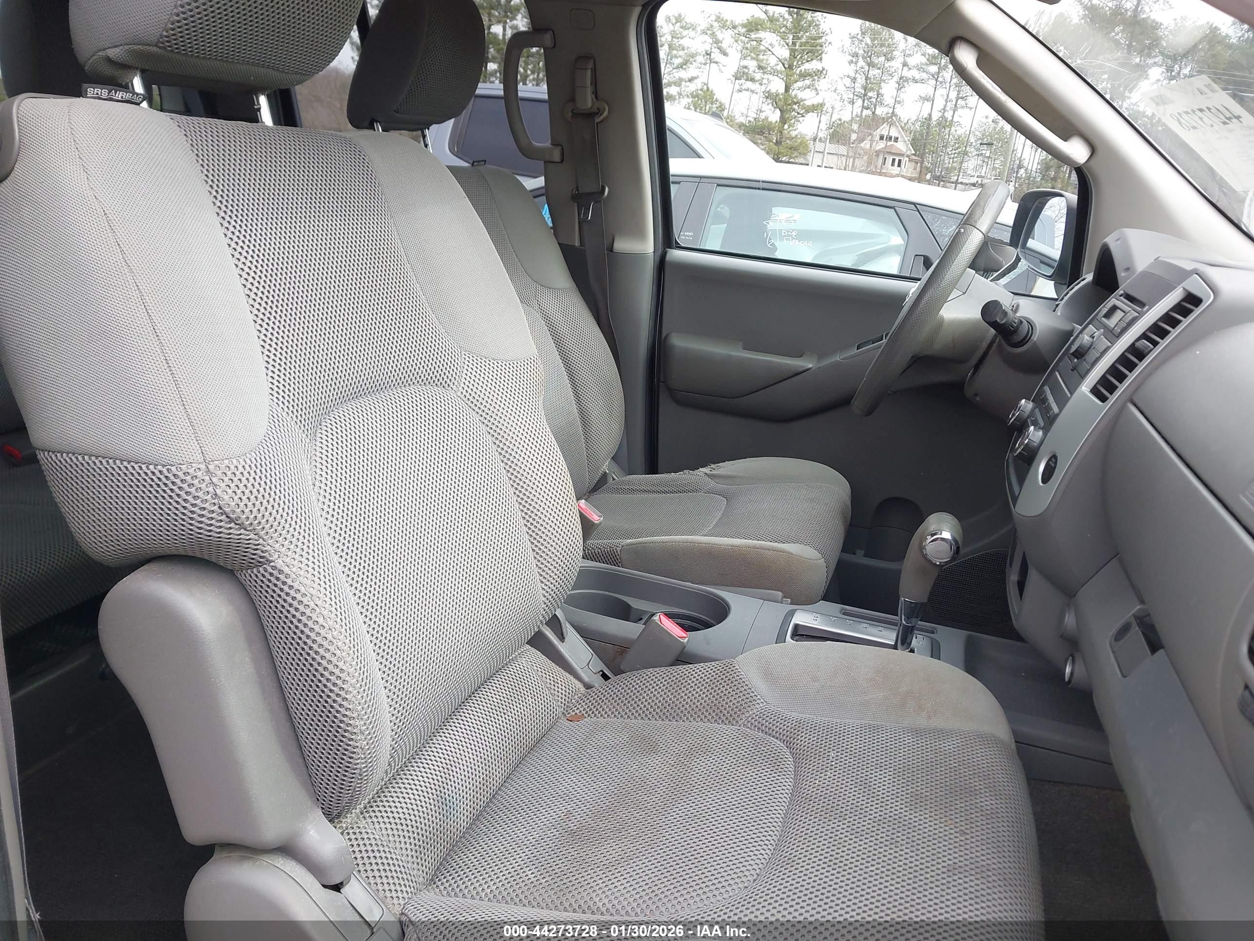 NISSAN FRONTIER image 5
