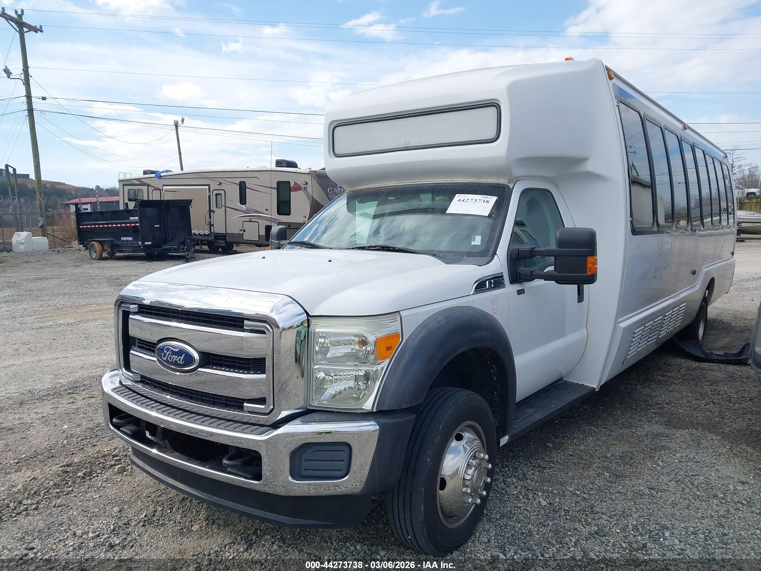 FORD F-550 image 2