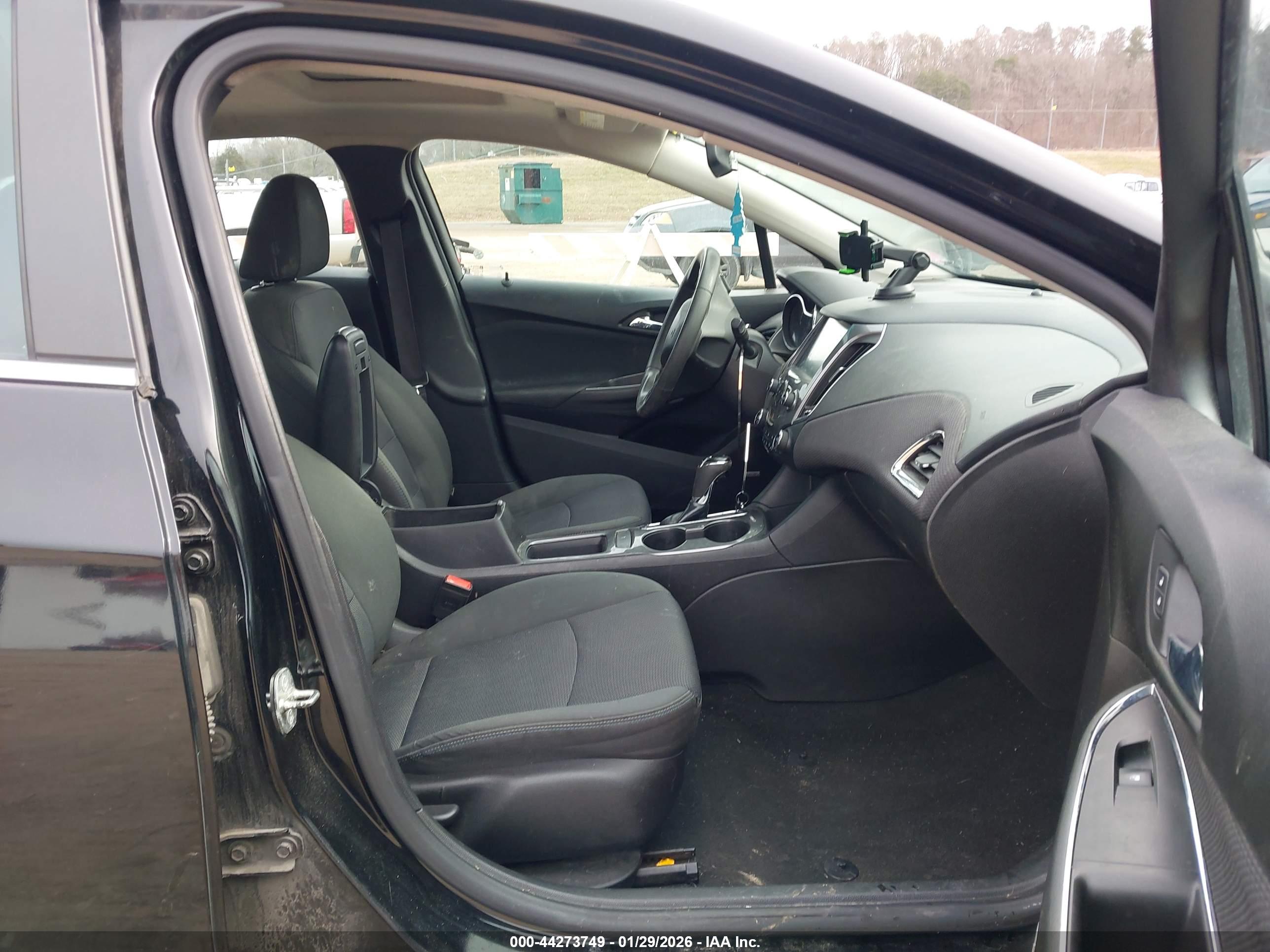 CHEVROLET CRUZE image 5