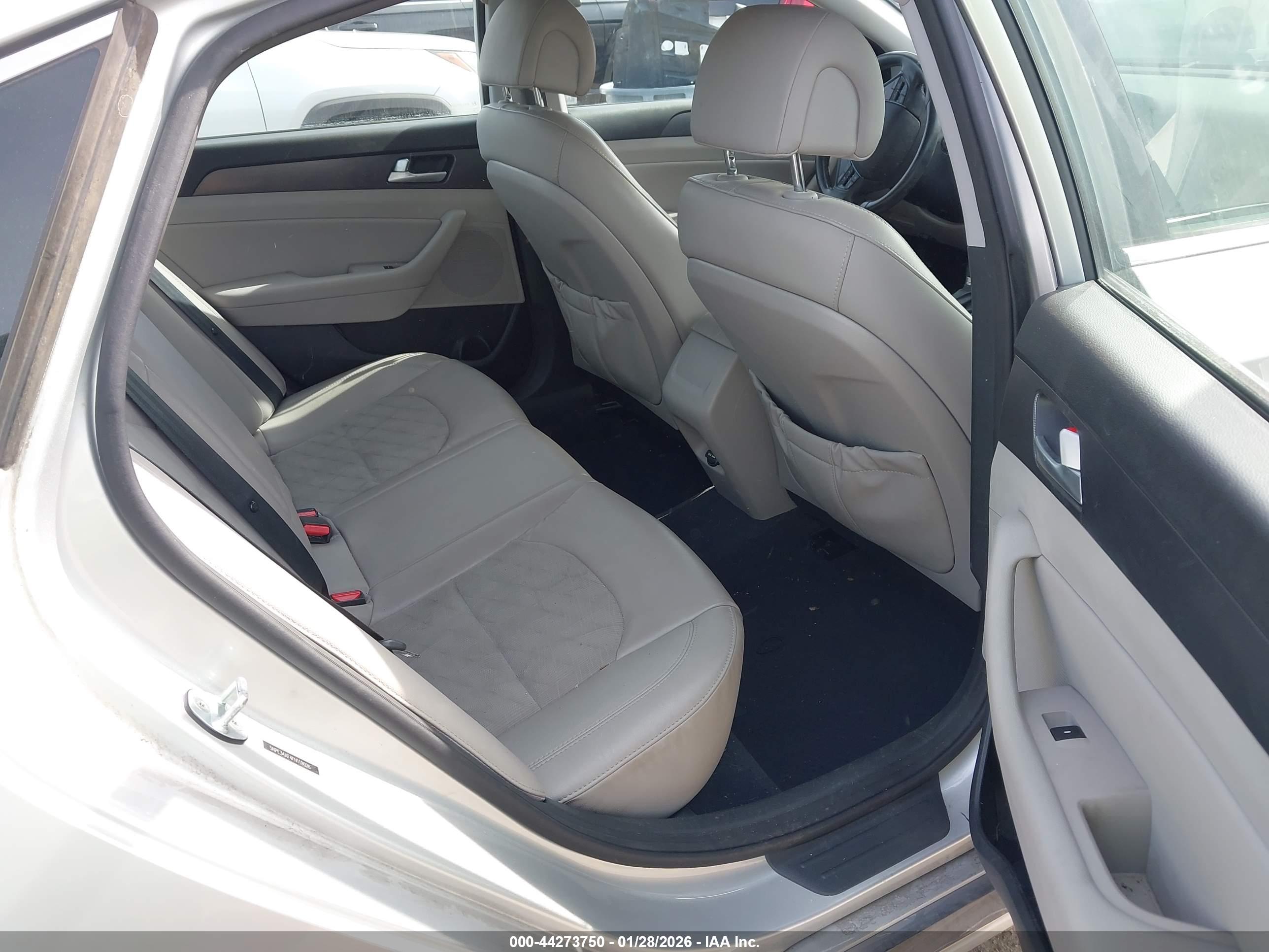 HYUNDAI SONATA image 8