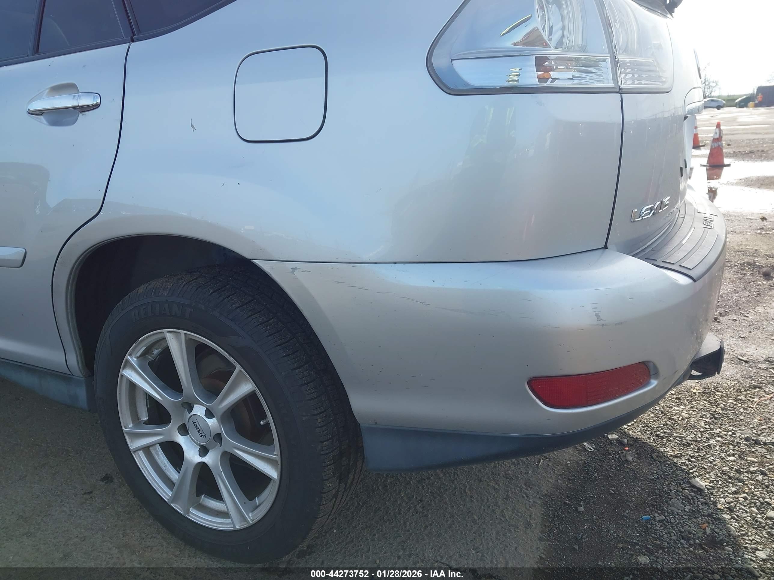 LEXUS RX image 6