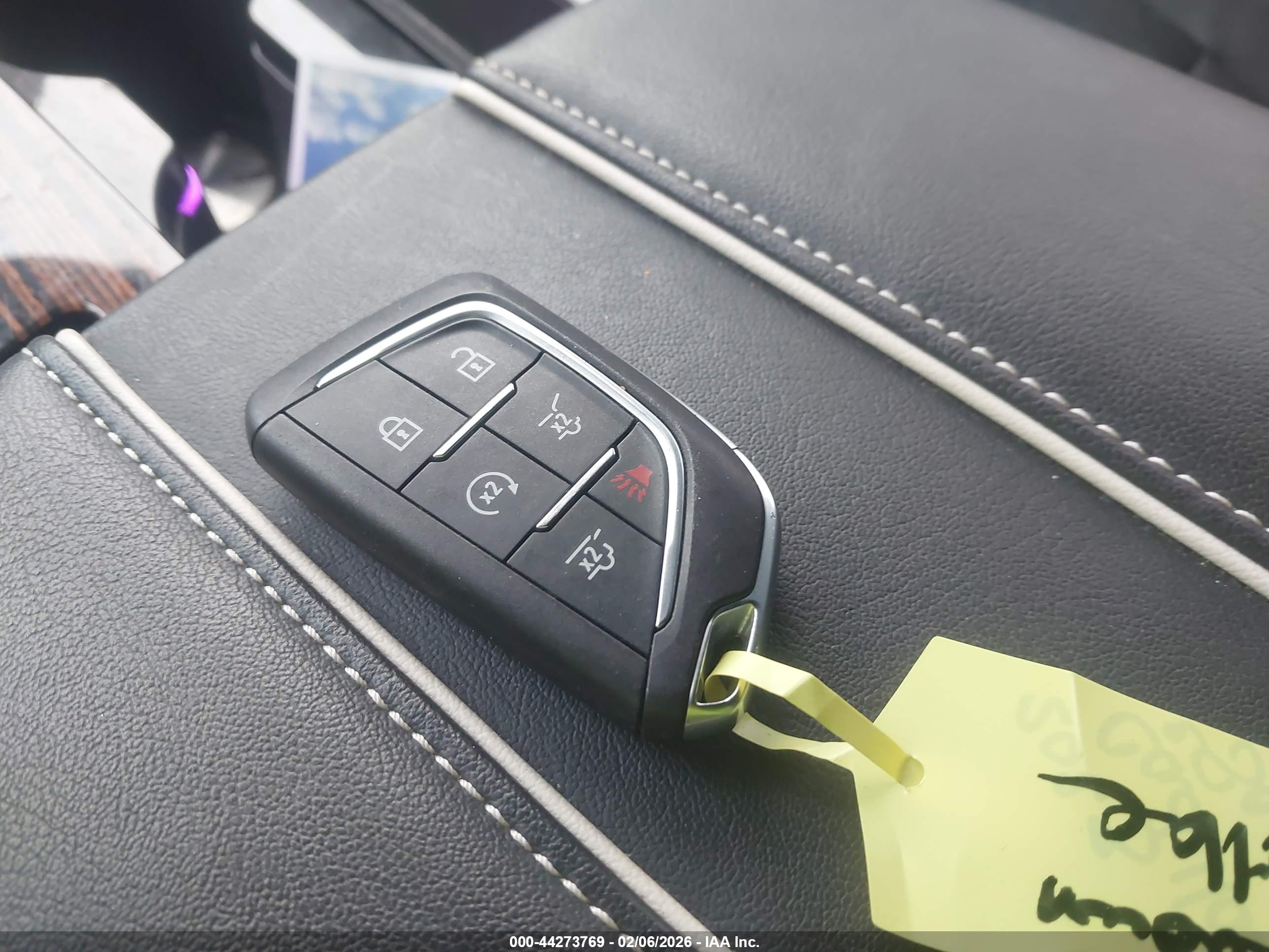 CADILLAC ESCALADE image 11