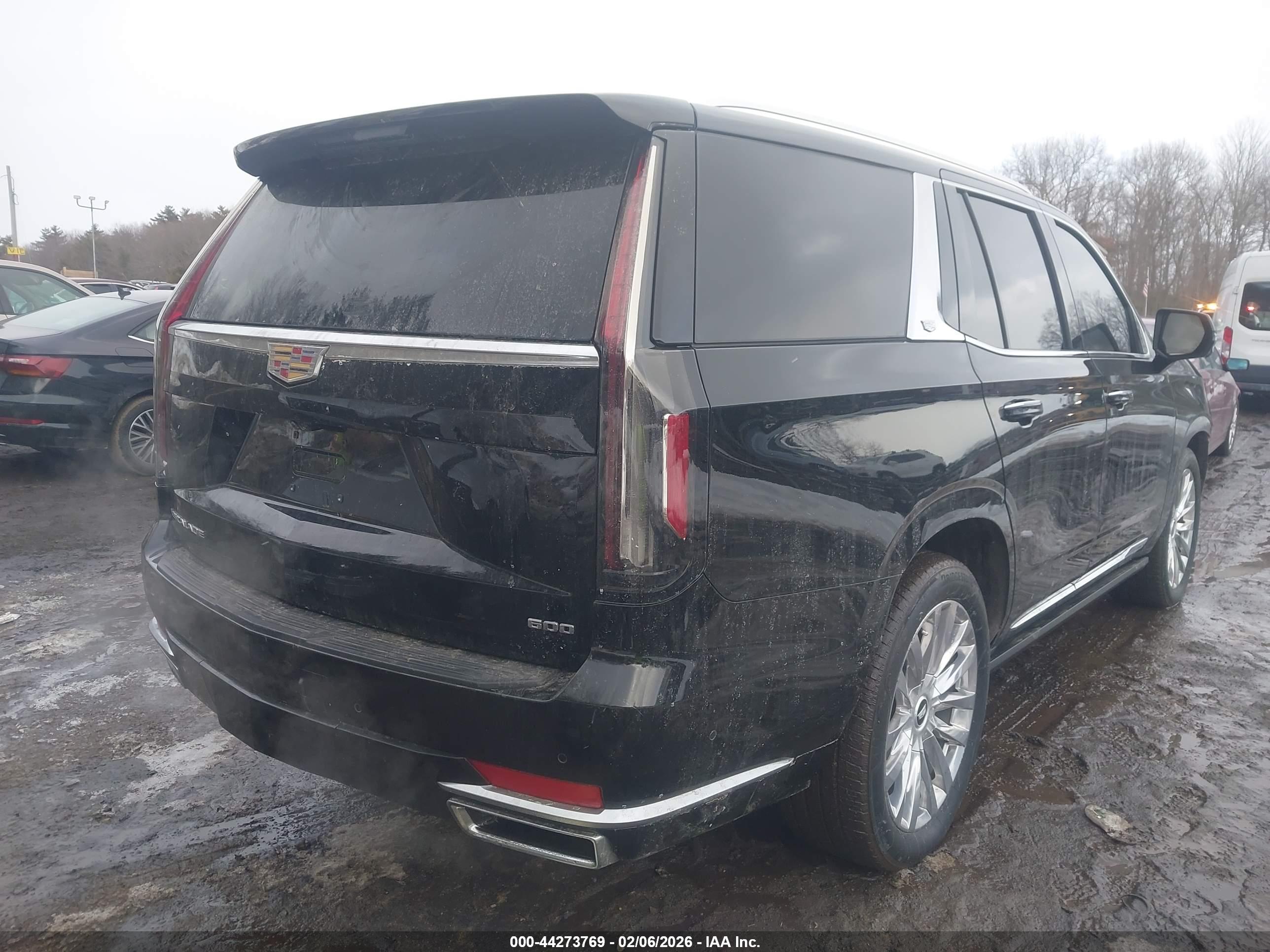CADILLAC ESCALADE image 4