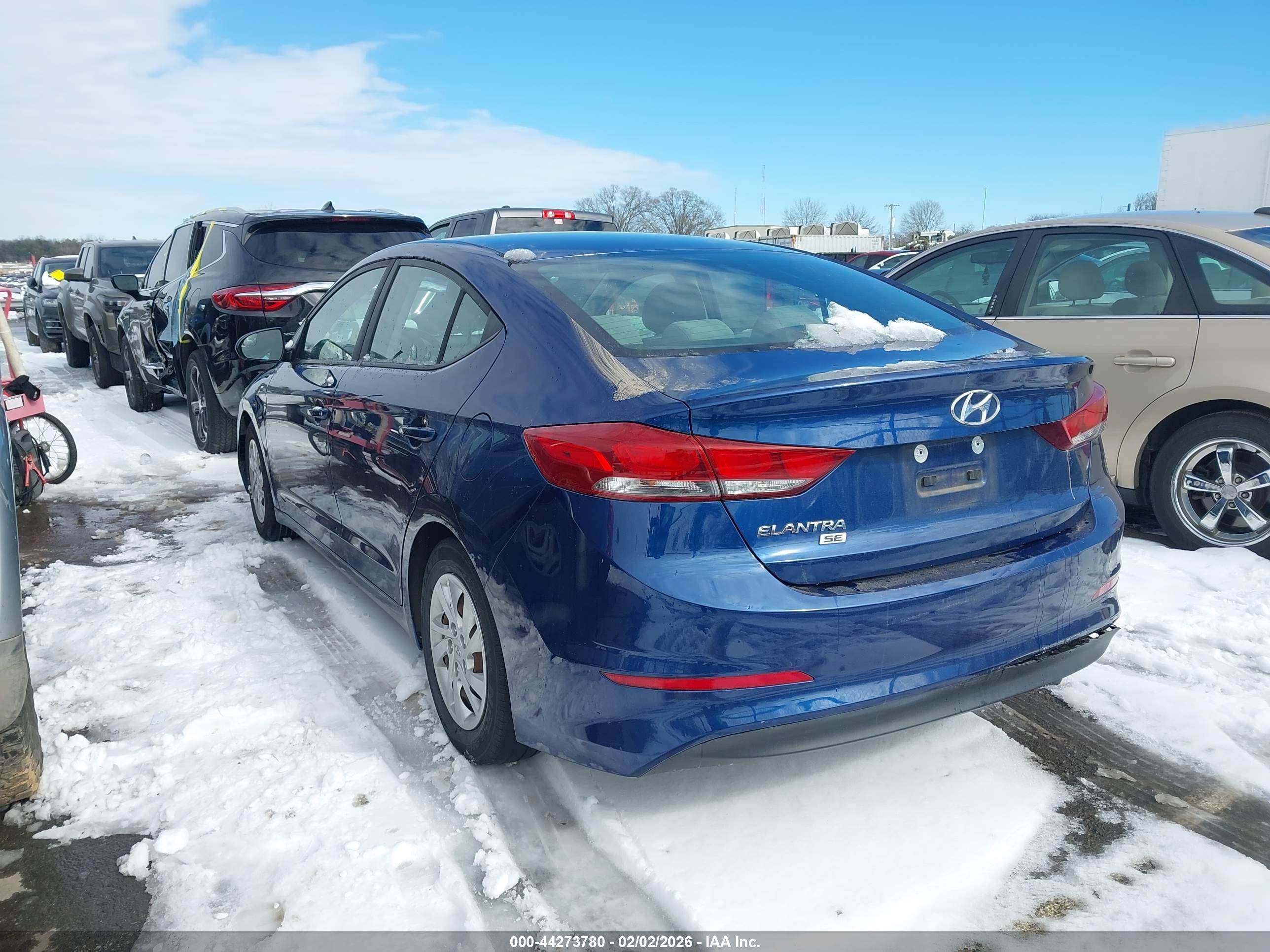 HYUNDAI ELANTRA image 3