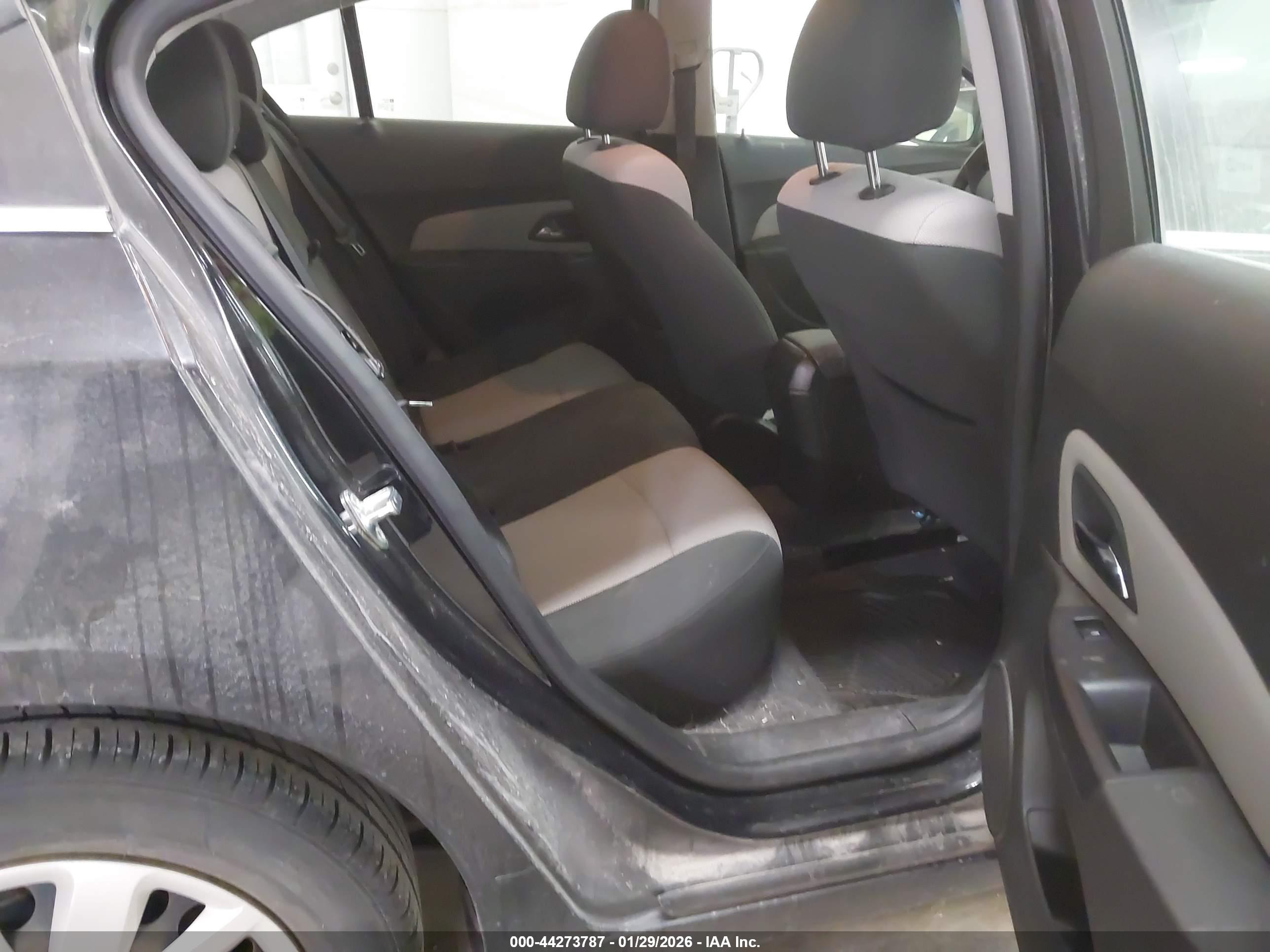 CHEVROLET CRUZE image 8