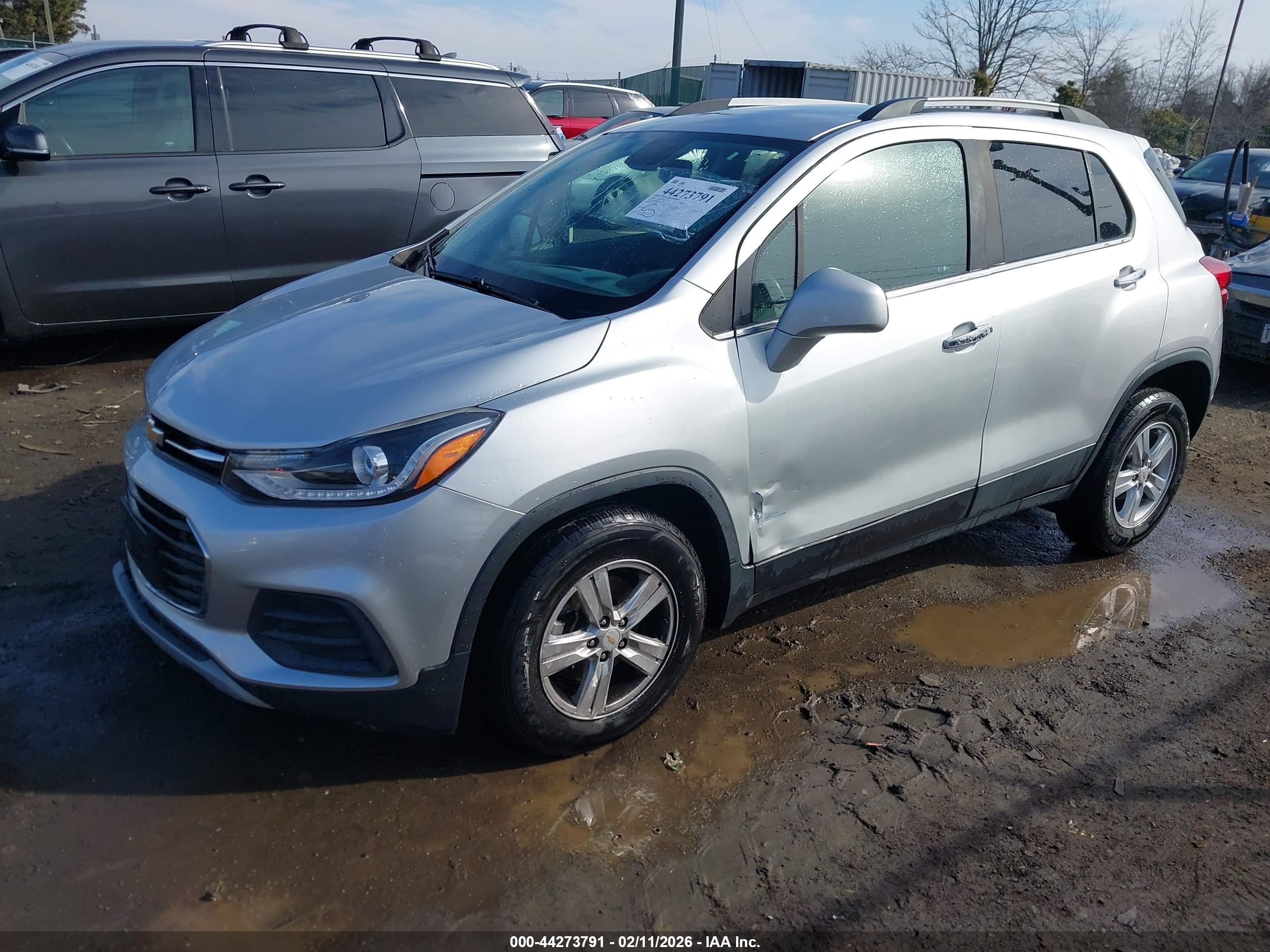 CHEVROLET TRAX image 2