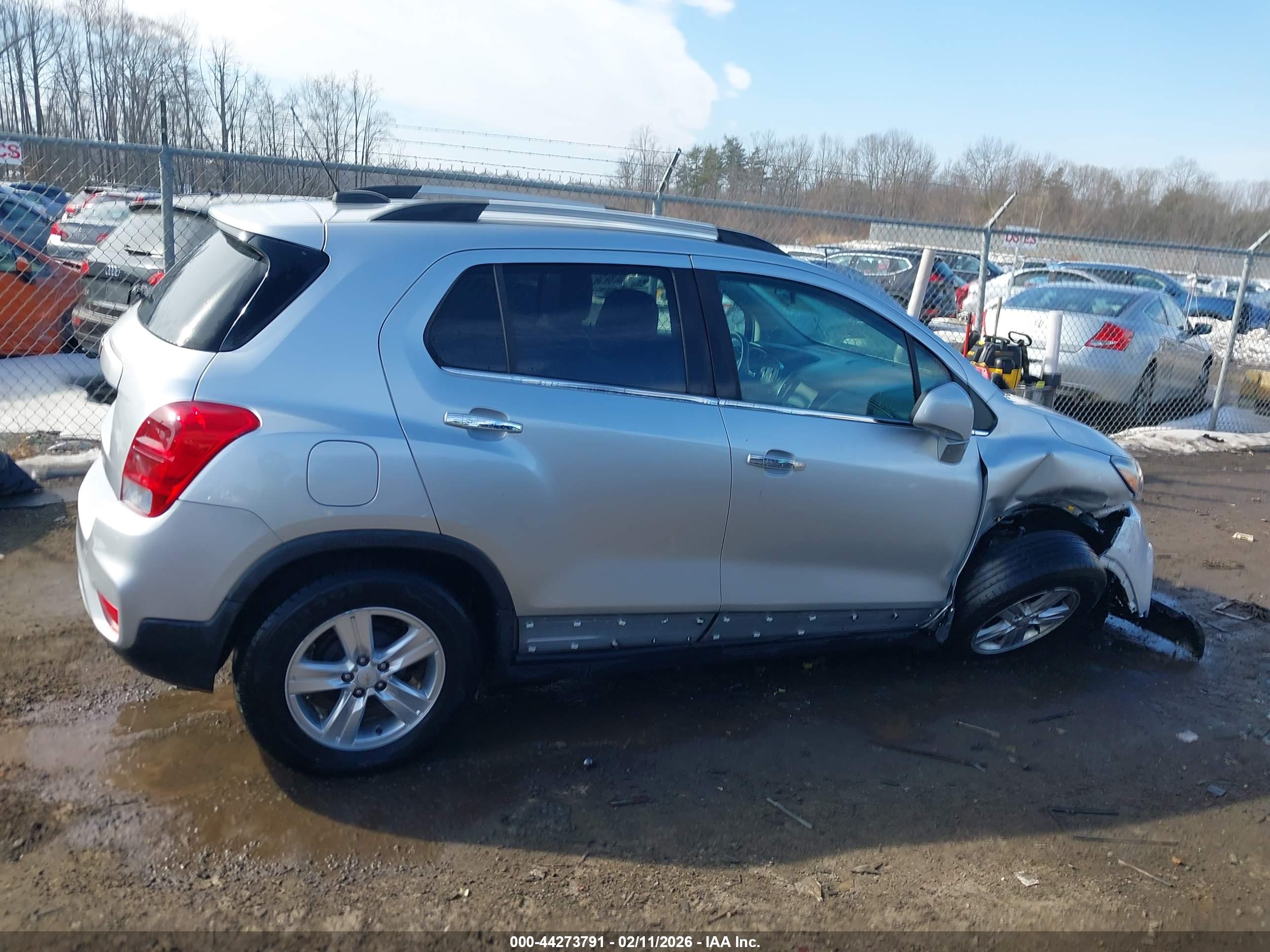 CHEVROLET TRAX image 6