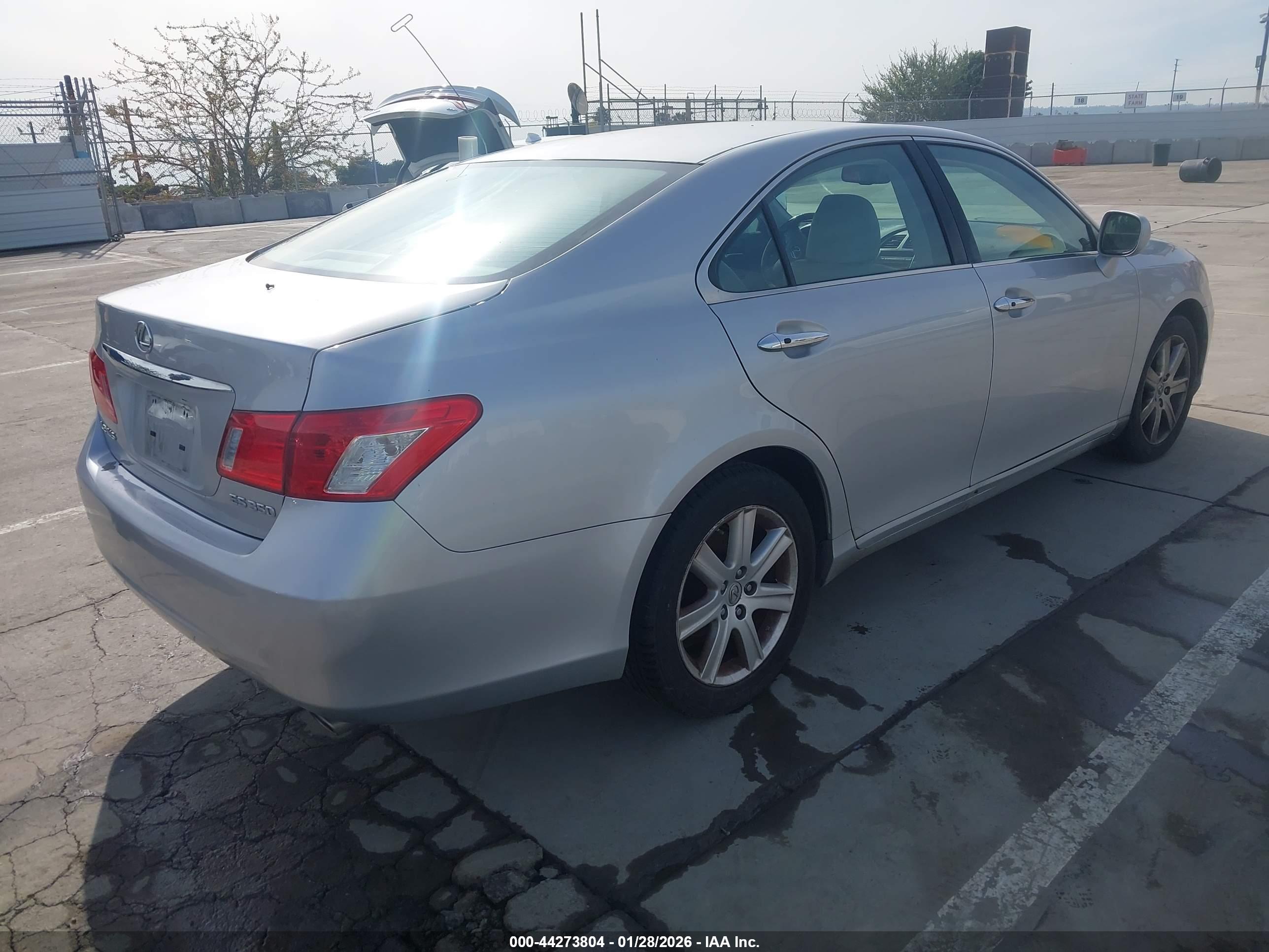 LEXUS ES image 4