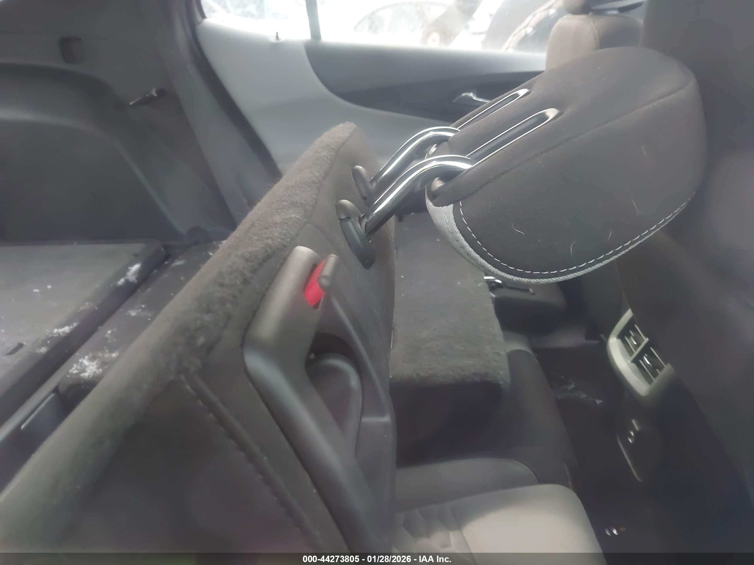 CHEVROLET EQUINOX image 8