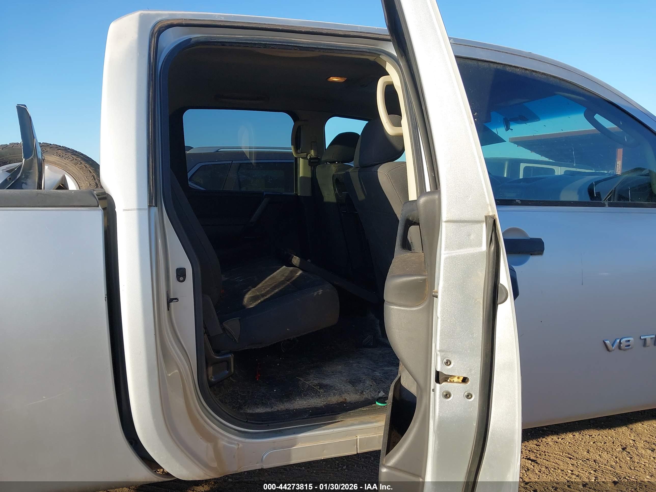 NISSAN TITAN image 8