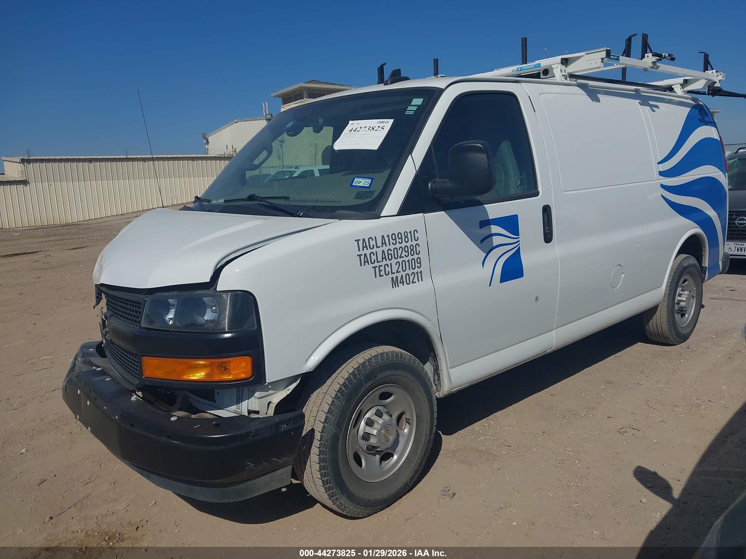 CHEVROLET EXPRESS image 2