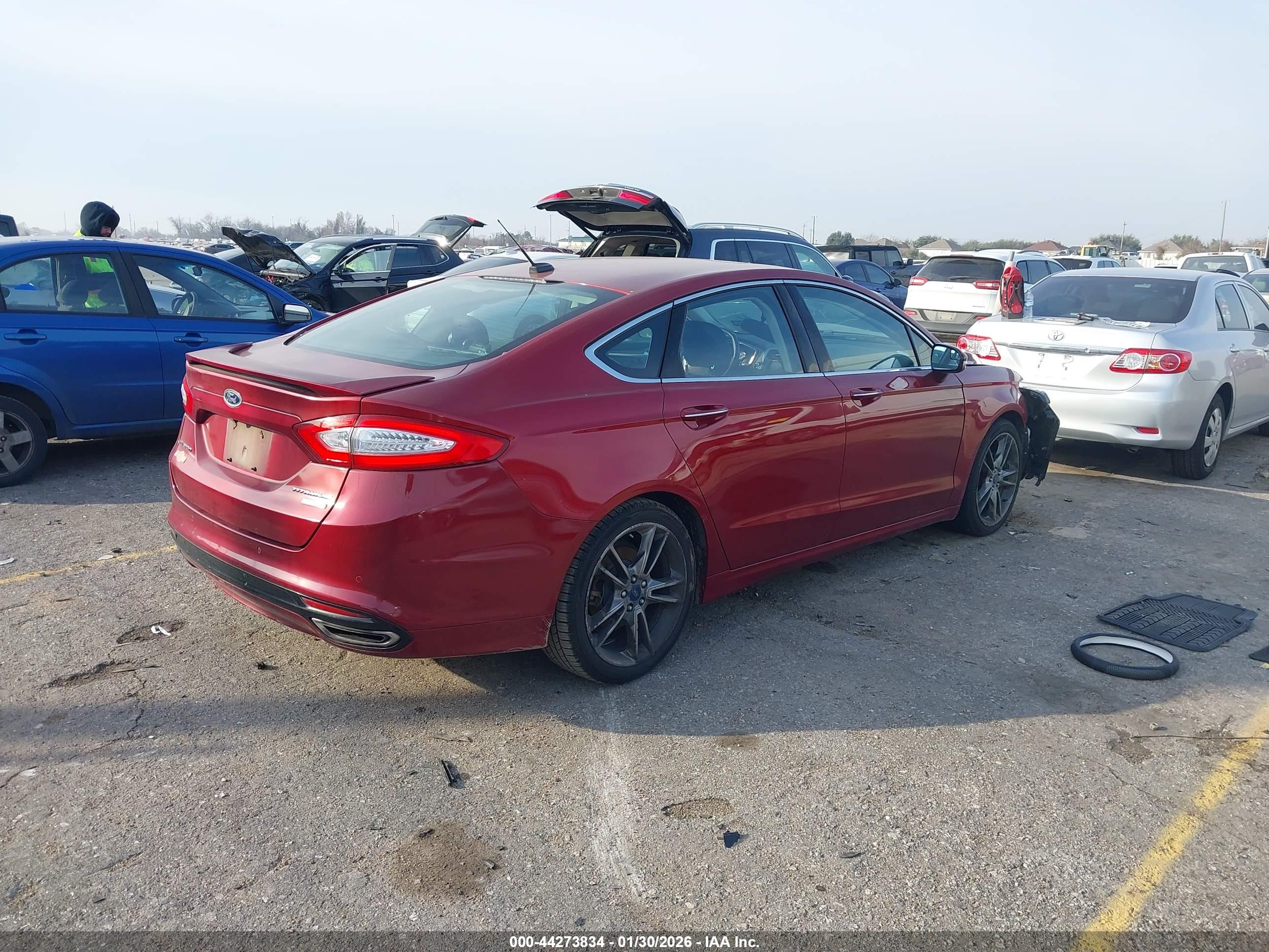 FORD FUSION image 4