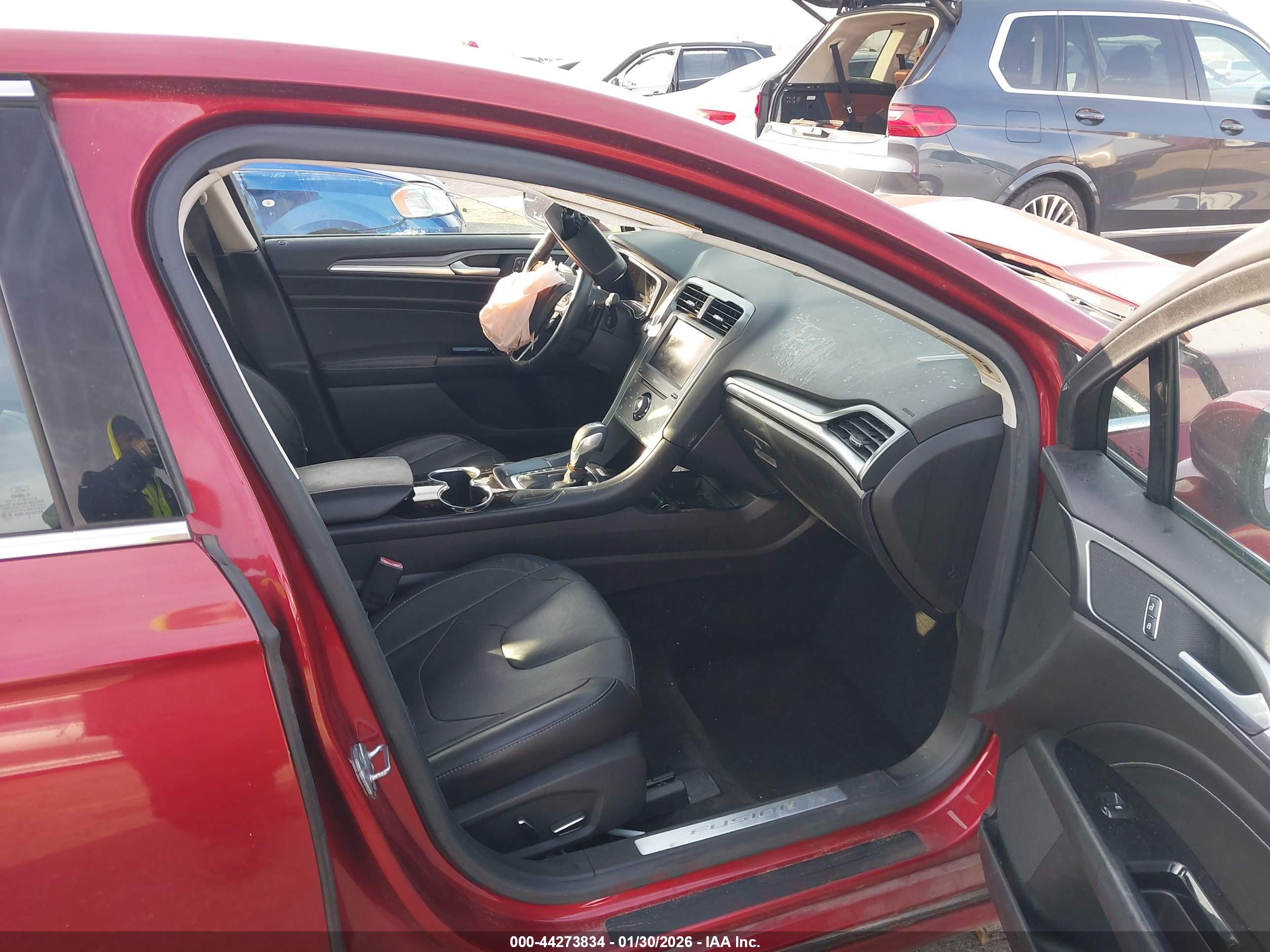 FORD FUSION image 5