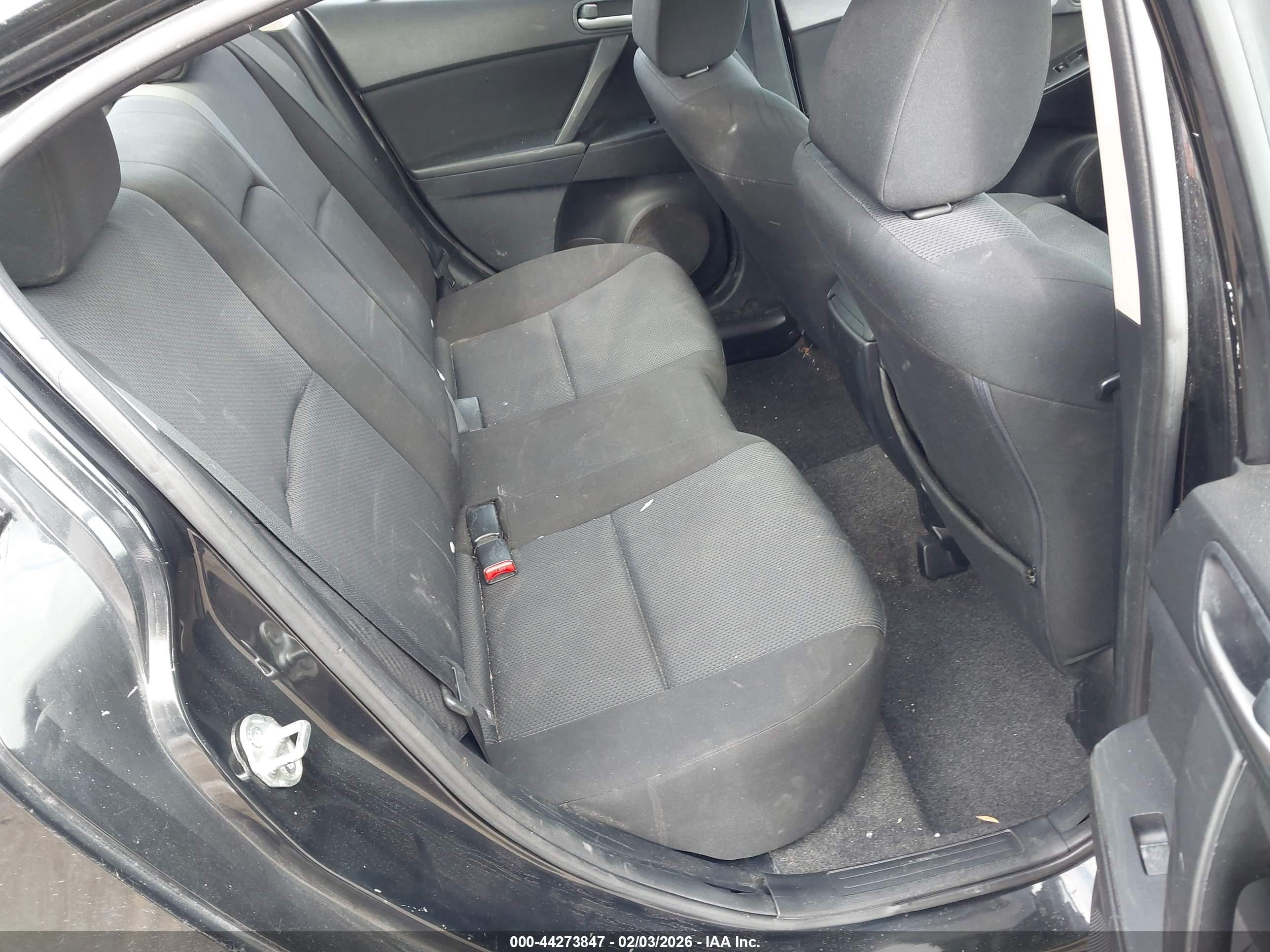 MAZDA MAZDA3 image 8