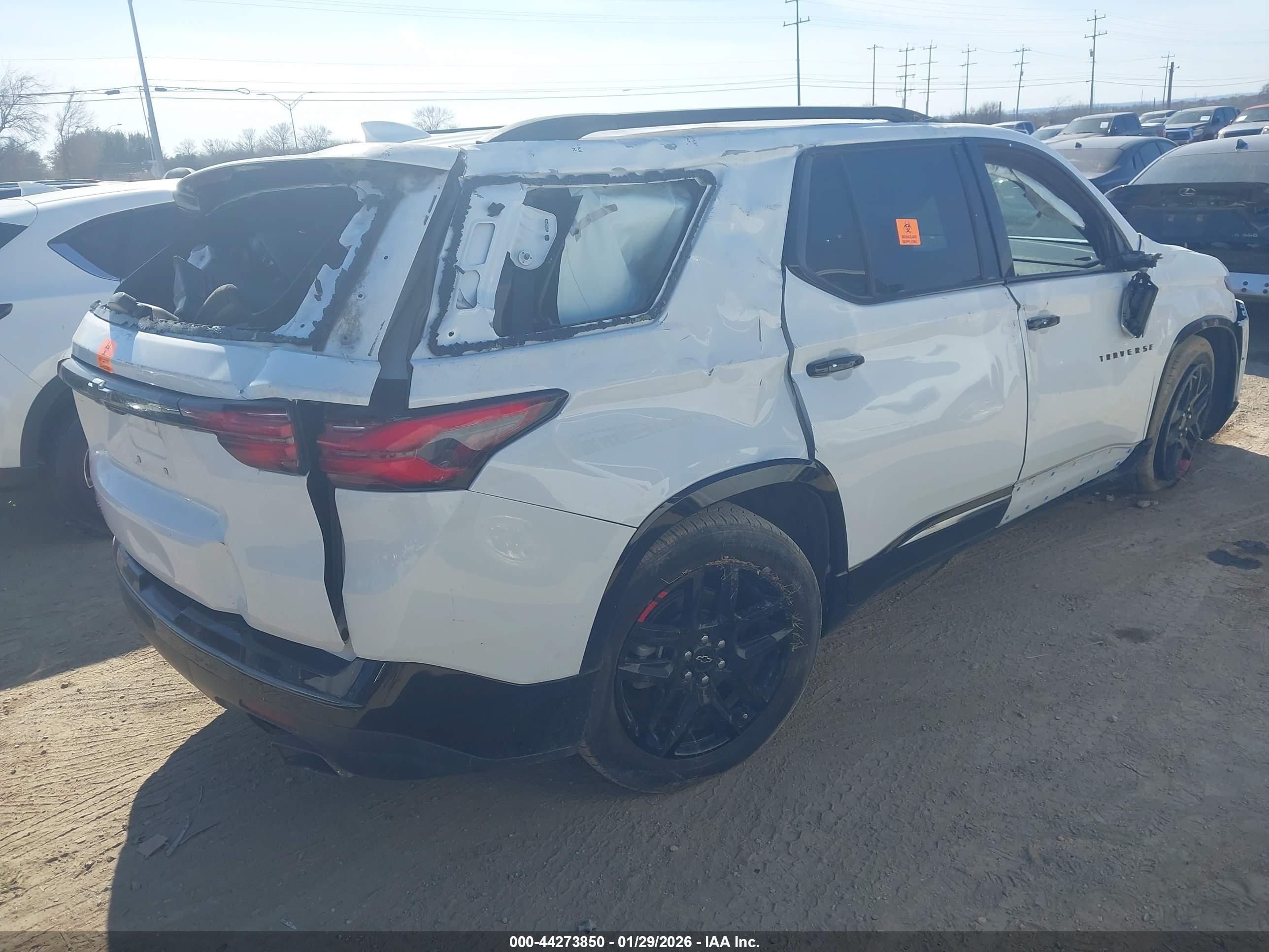 CHEVROLET TRAVERSE image 4