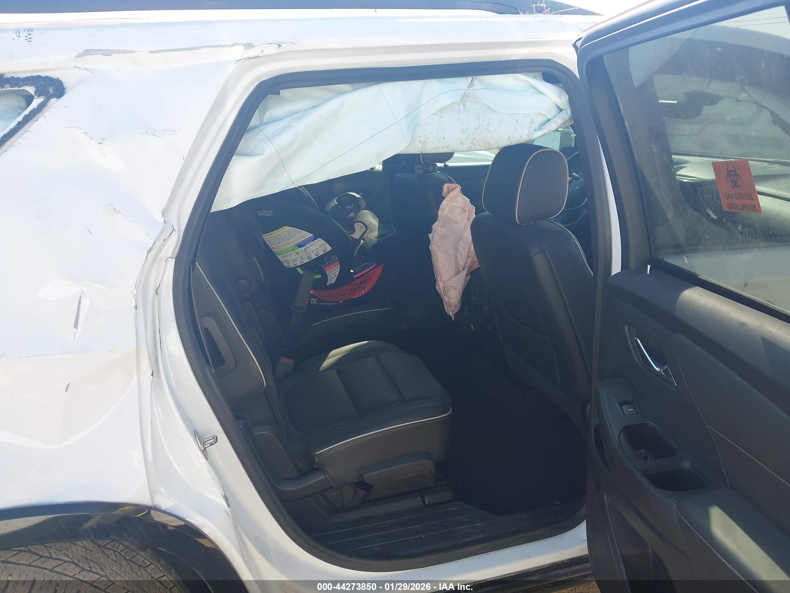 CHEVROLET TRAVERSE image 8