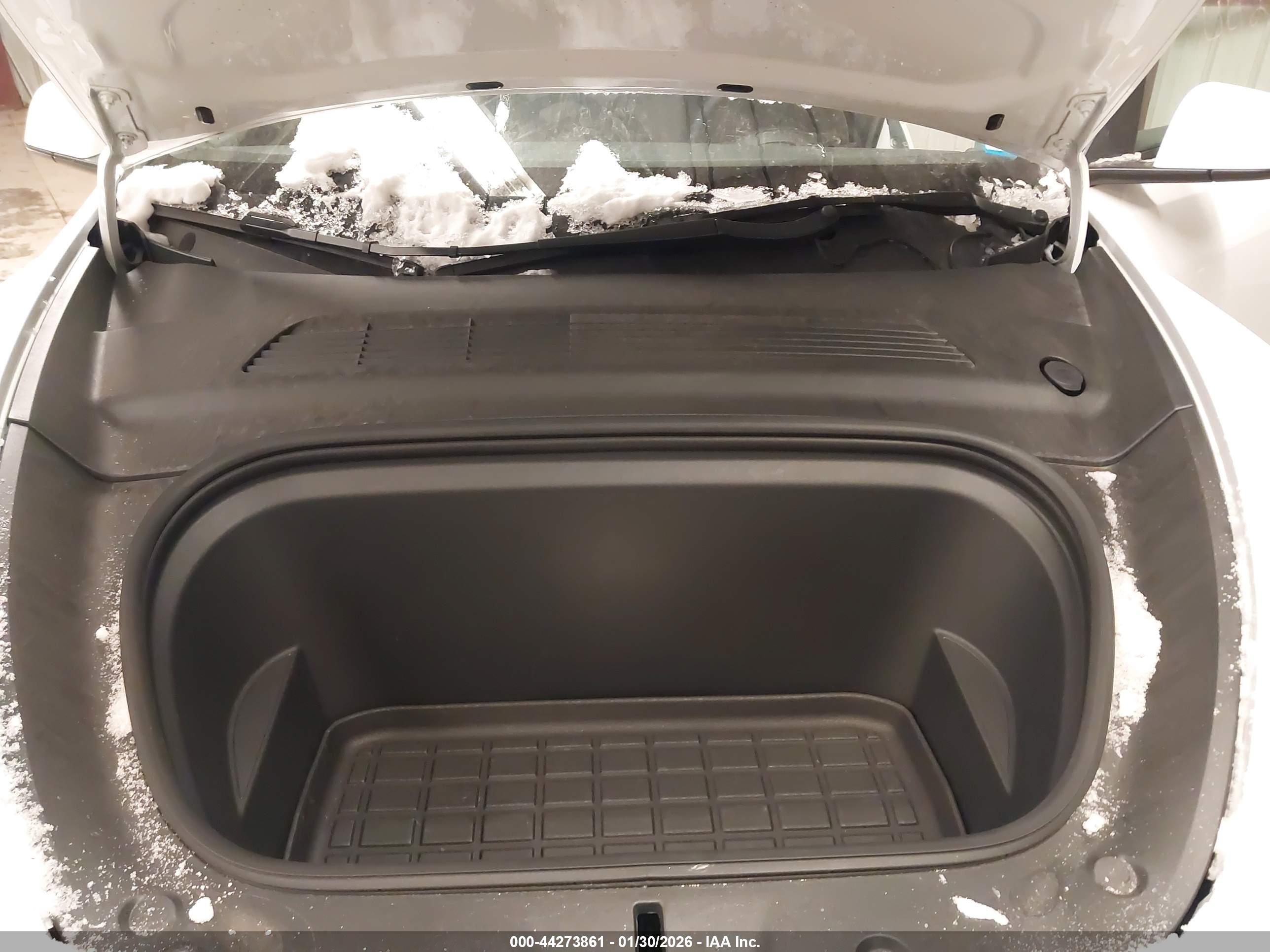 TESLA MODEL image 10