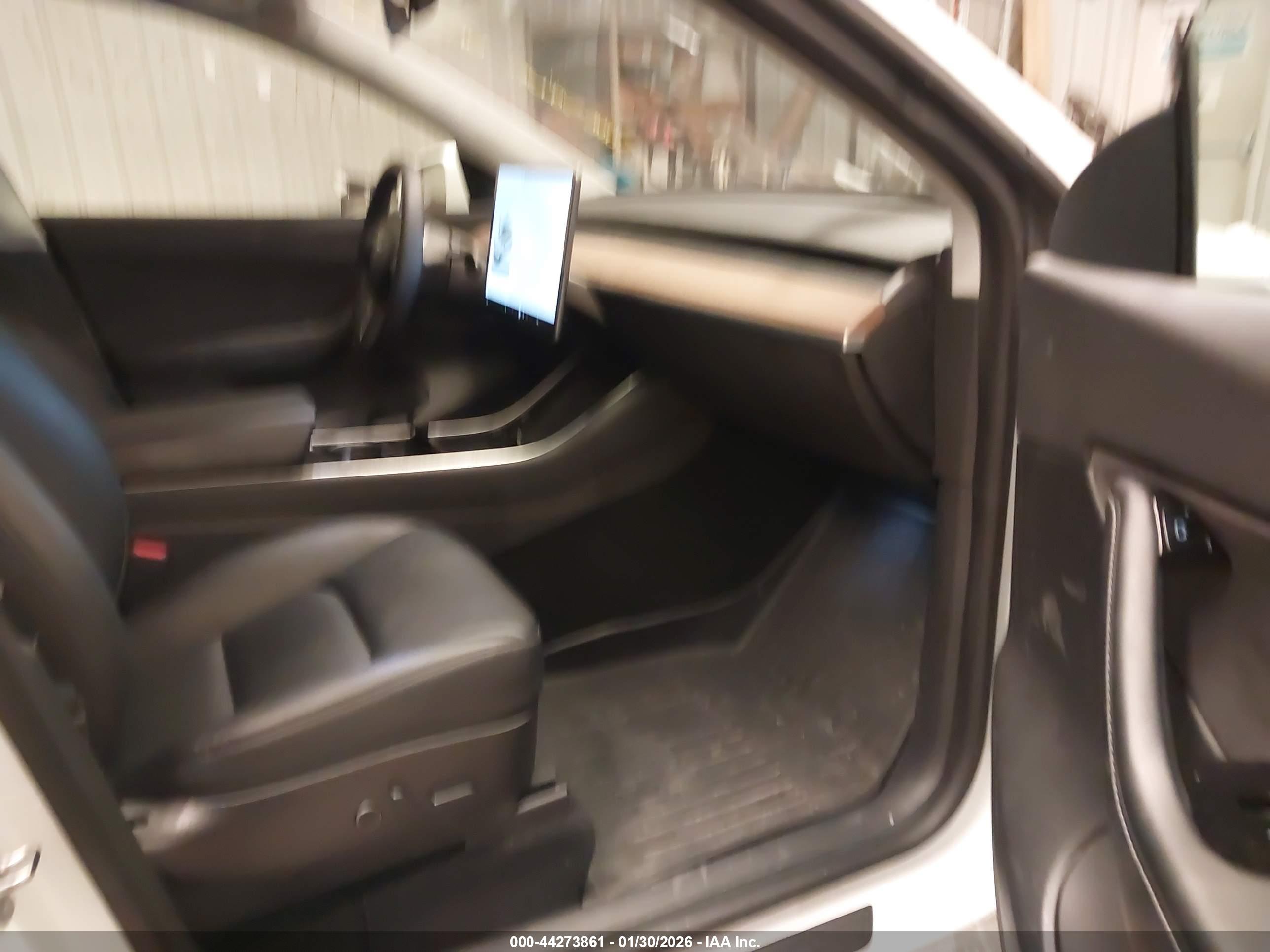 TESLA MODEL image 5