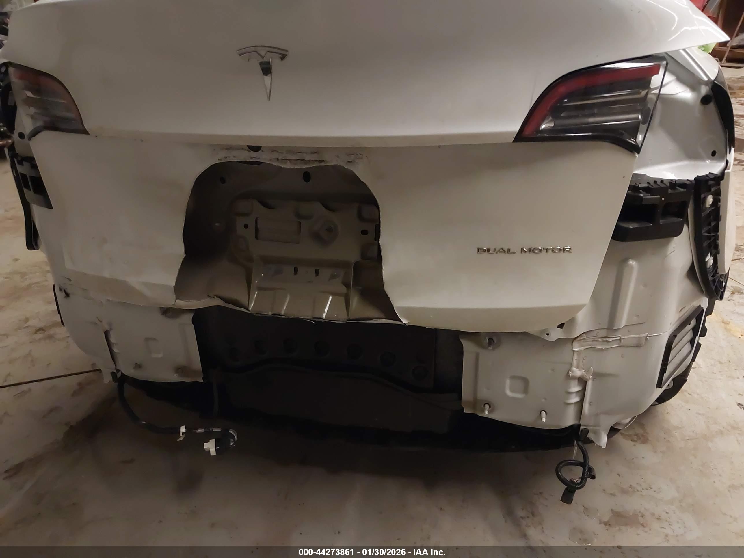 TESLA MODEL image 6