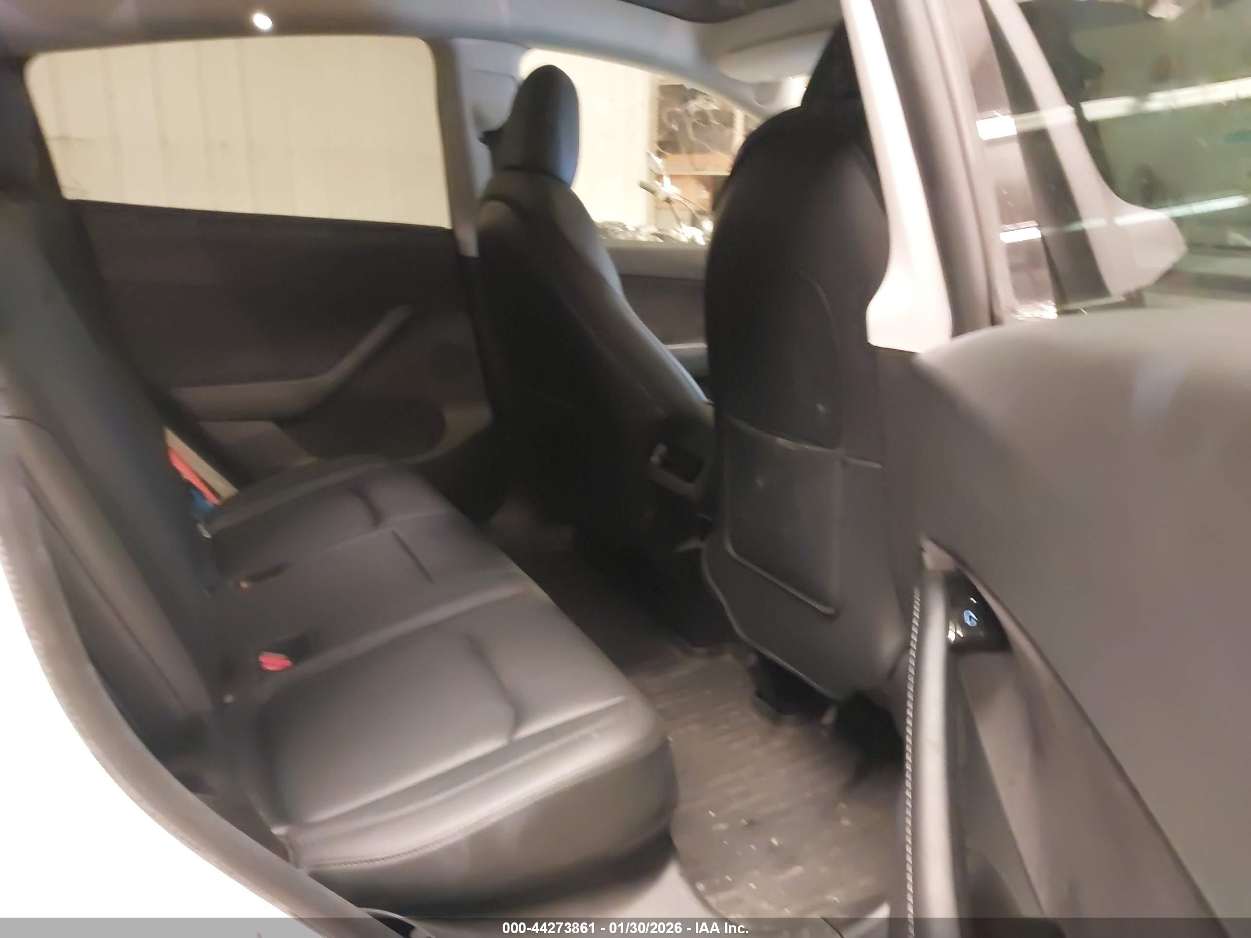 TESLA MODEL image 8