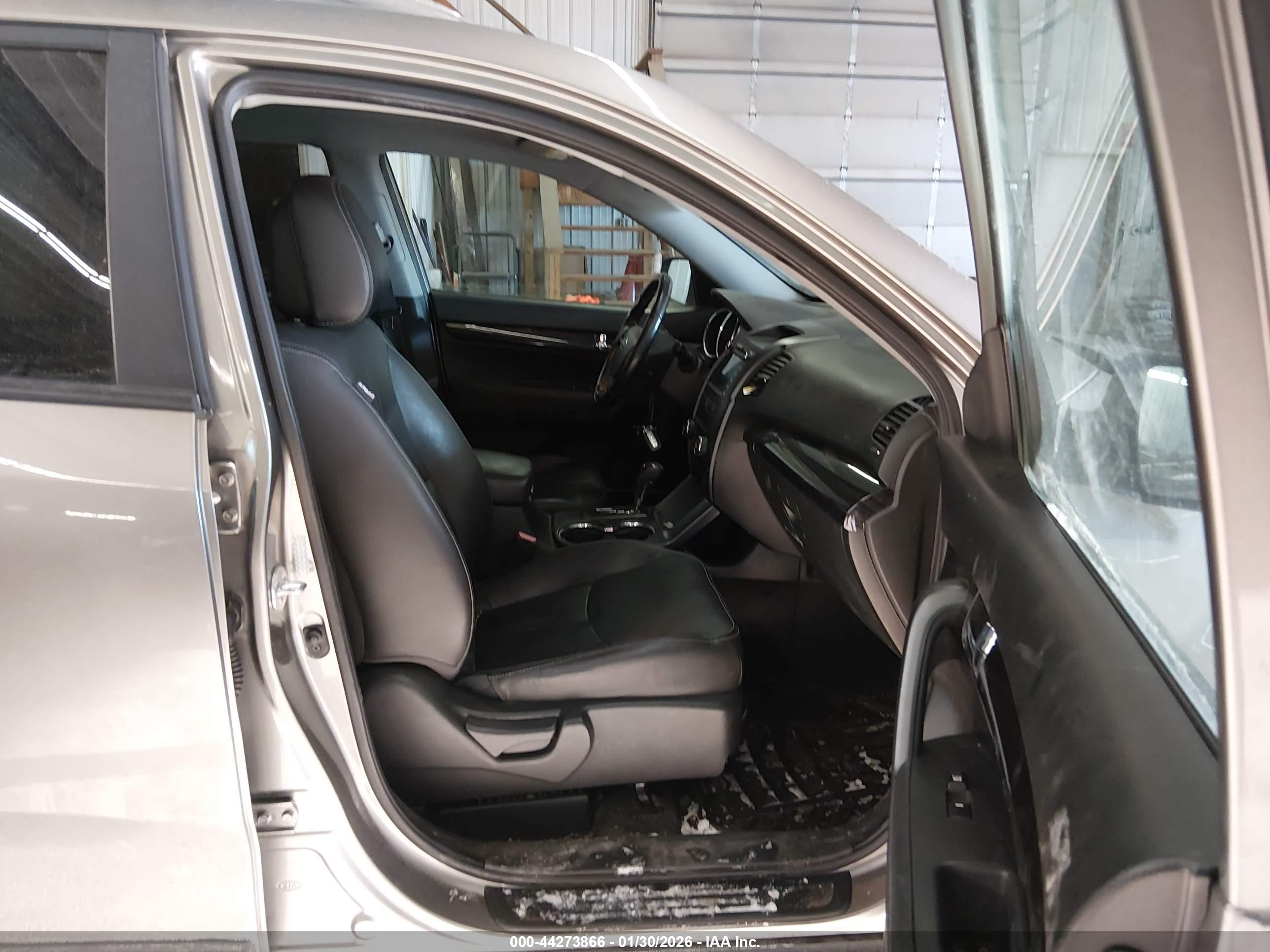 KIA SORENTO image 5