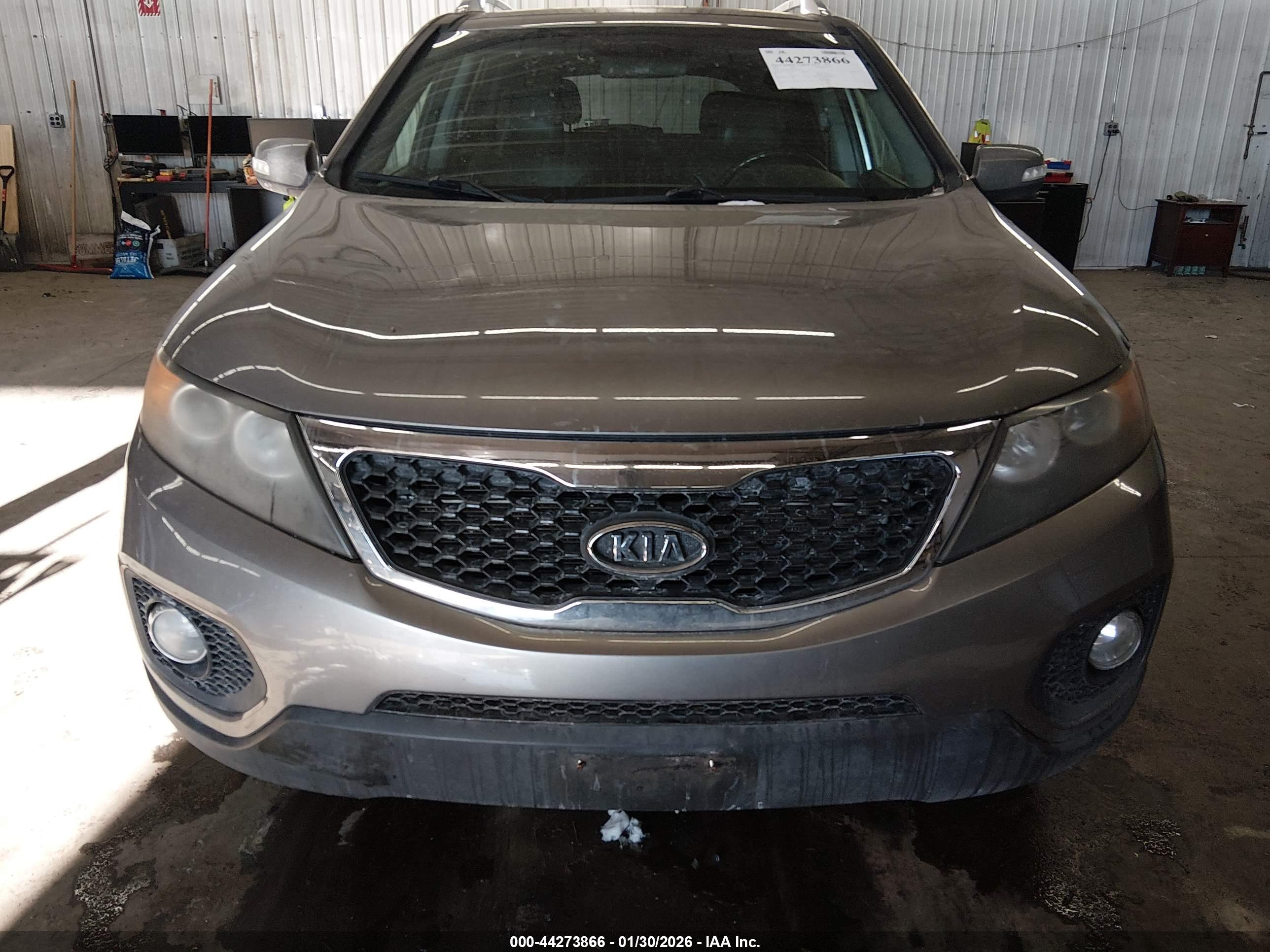 KIA SORENTO image 6