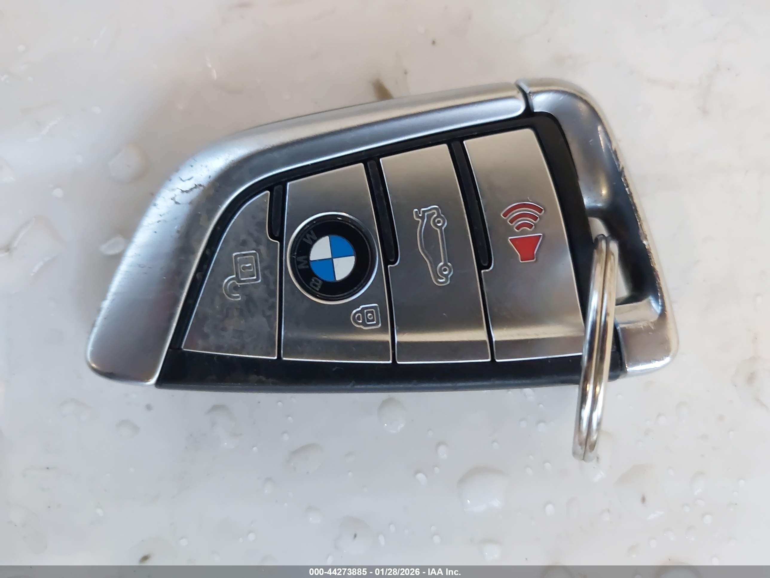 BMW M550I image 11