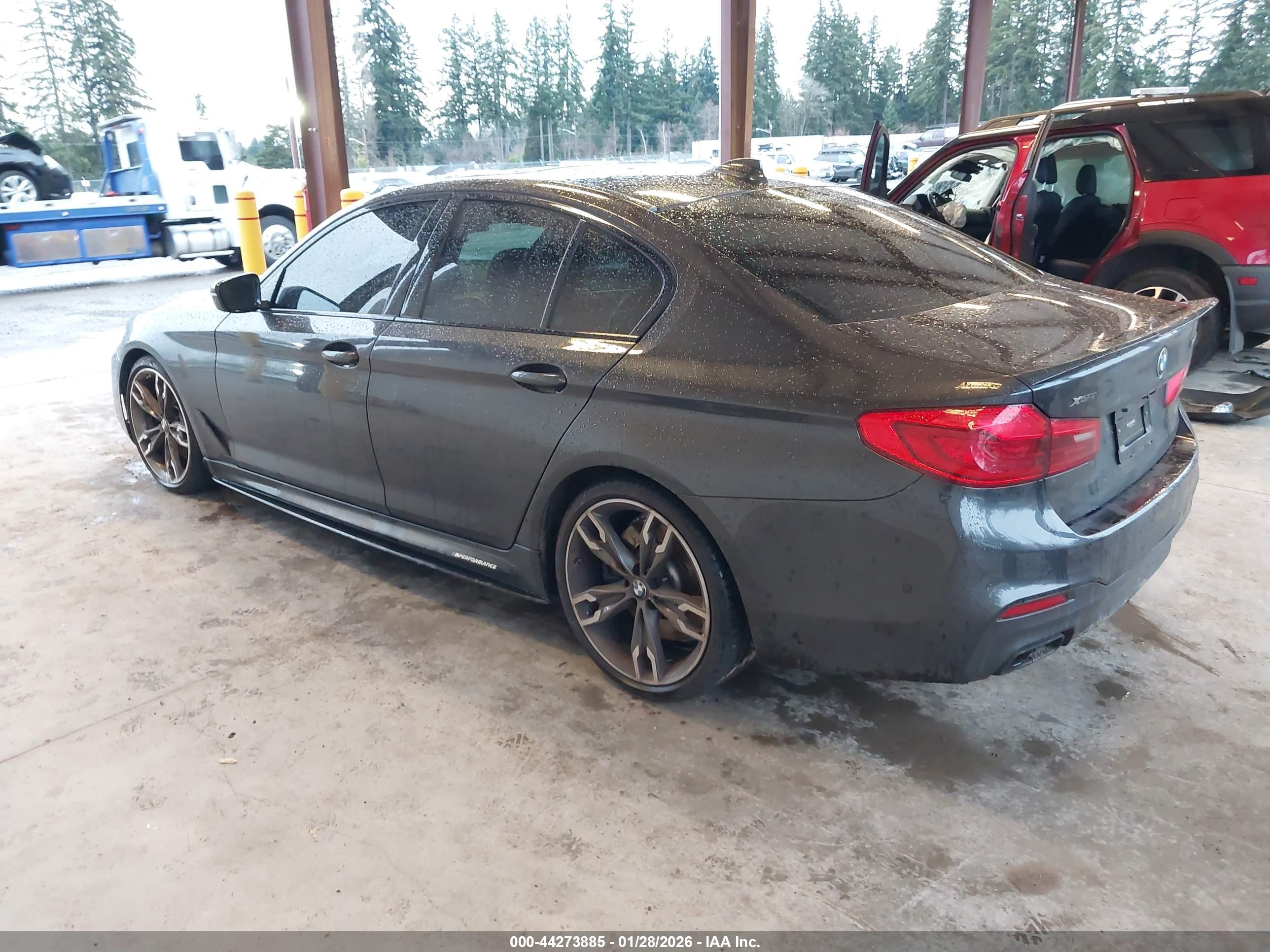 BMW M550I image 3