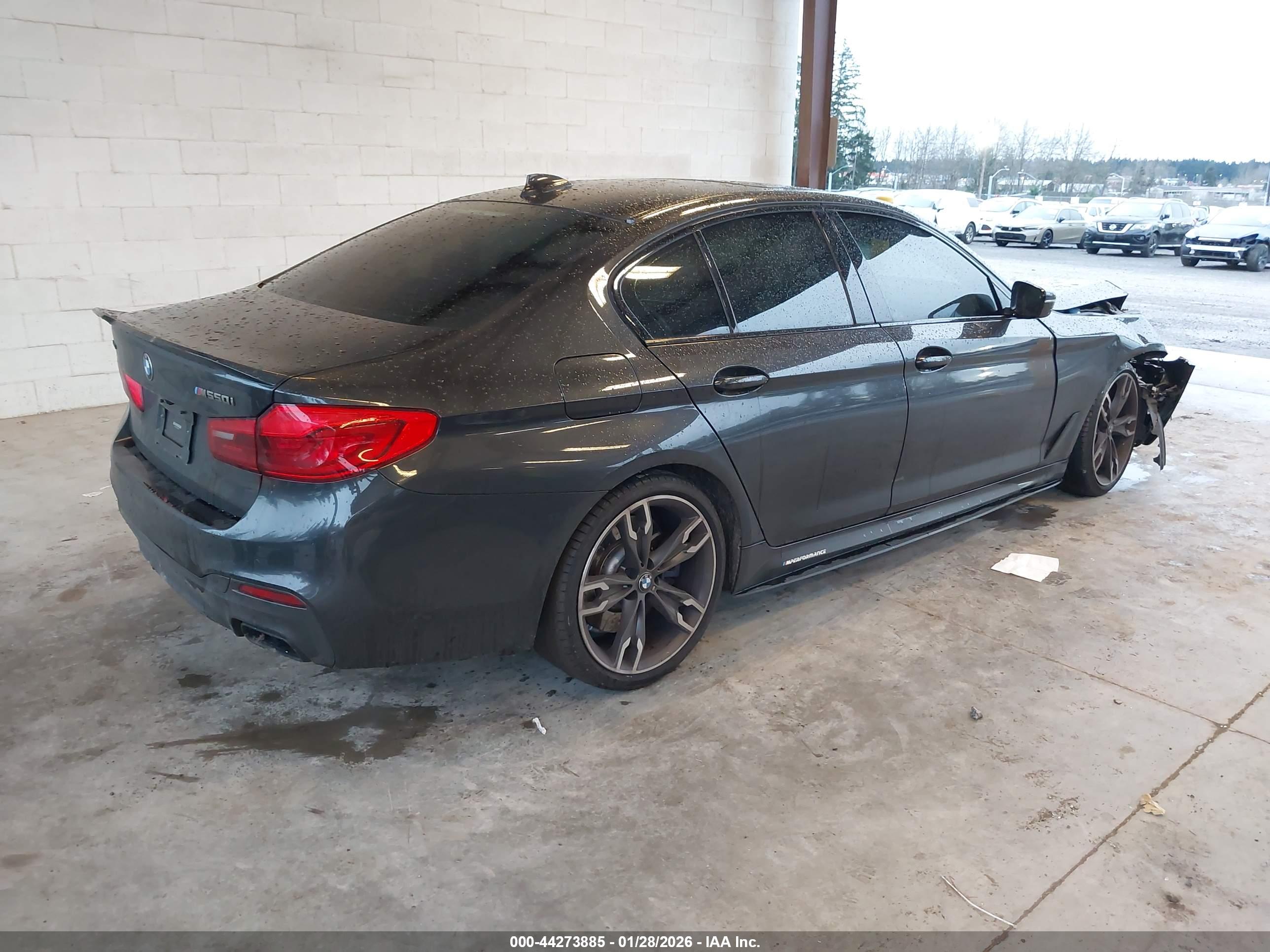 BMW M550I image 4
