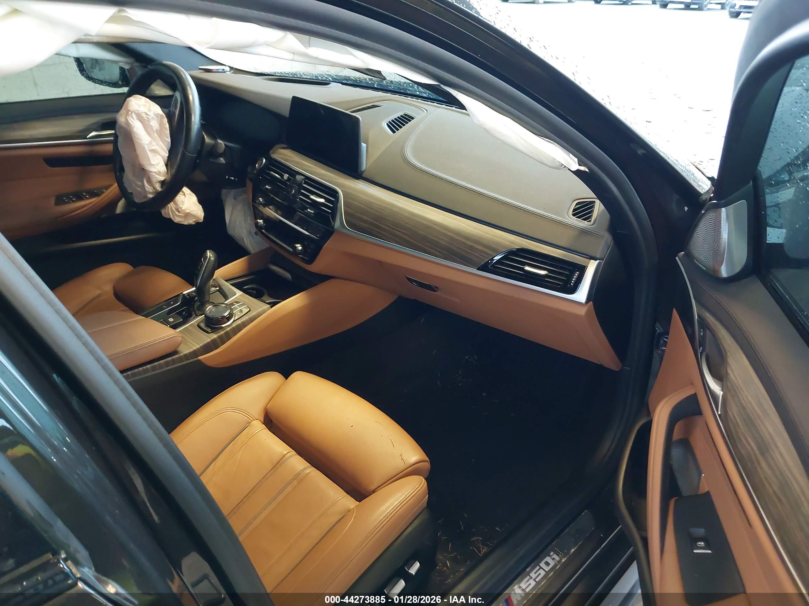 BMW M550I image 5