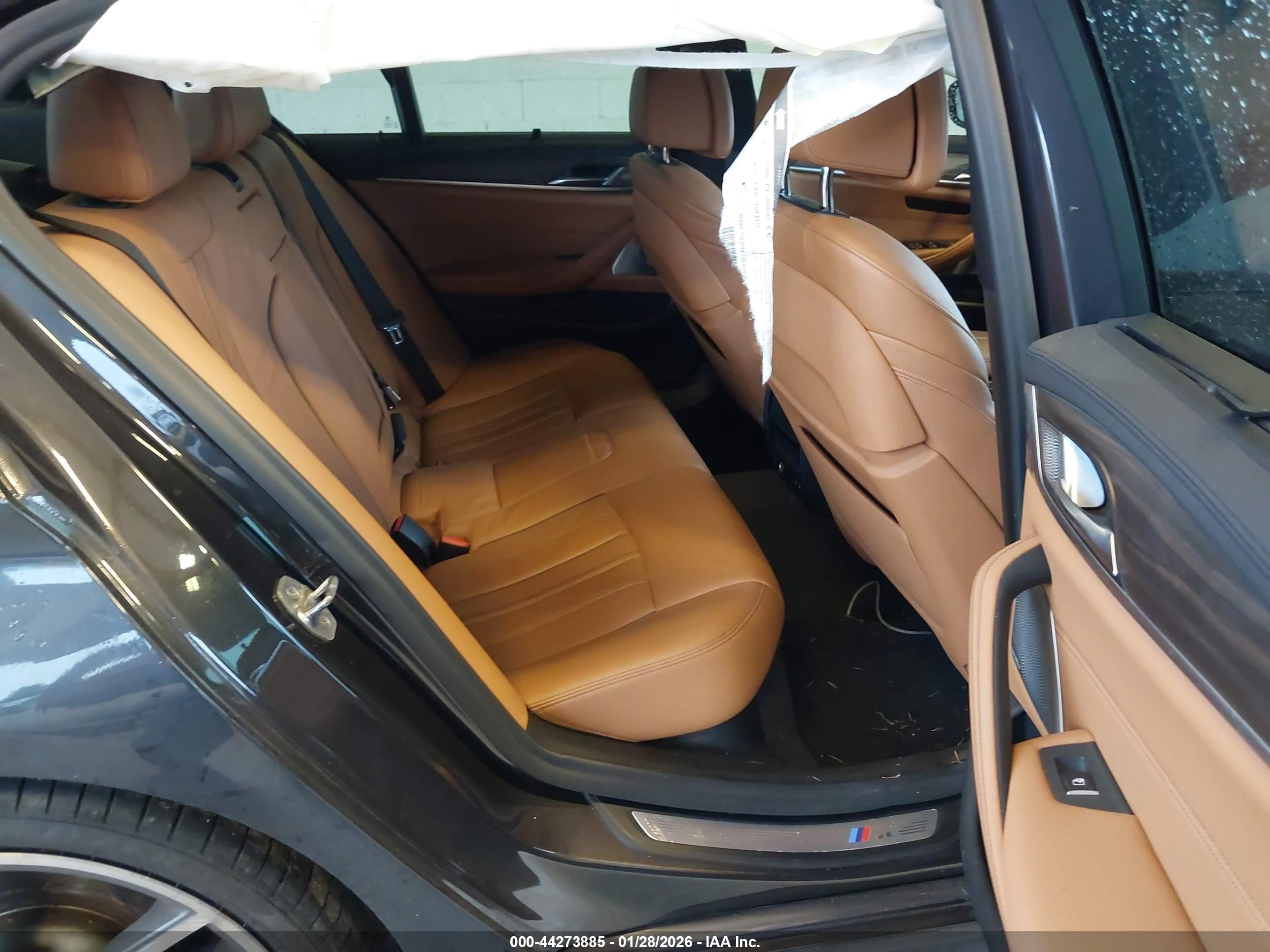 BMW M550I image 8