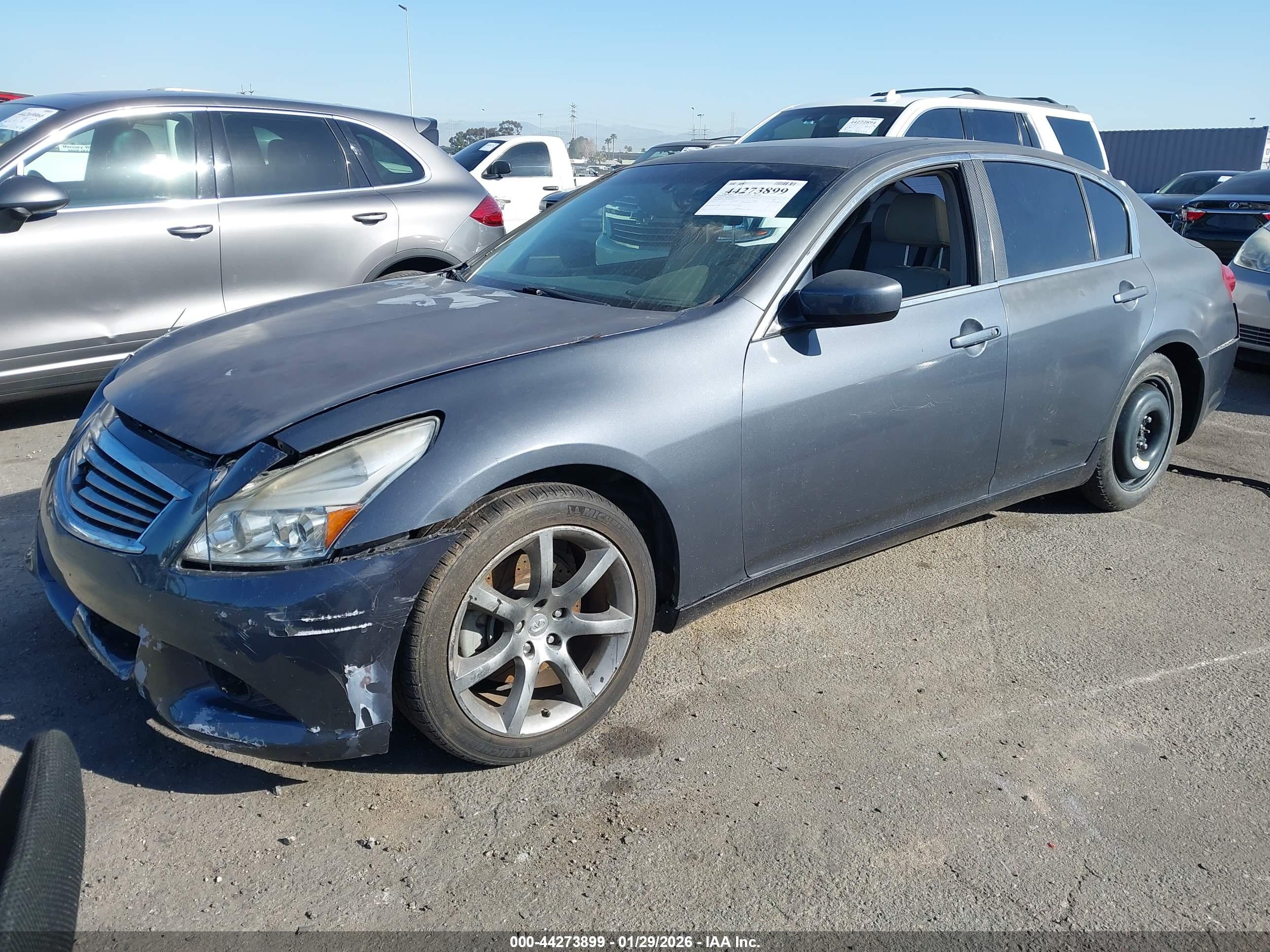 INFINITI G37 image 2