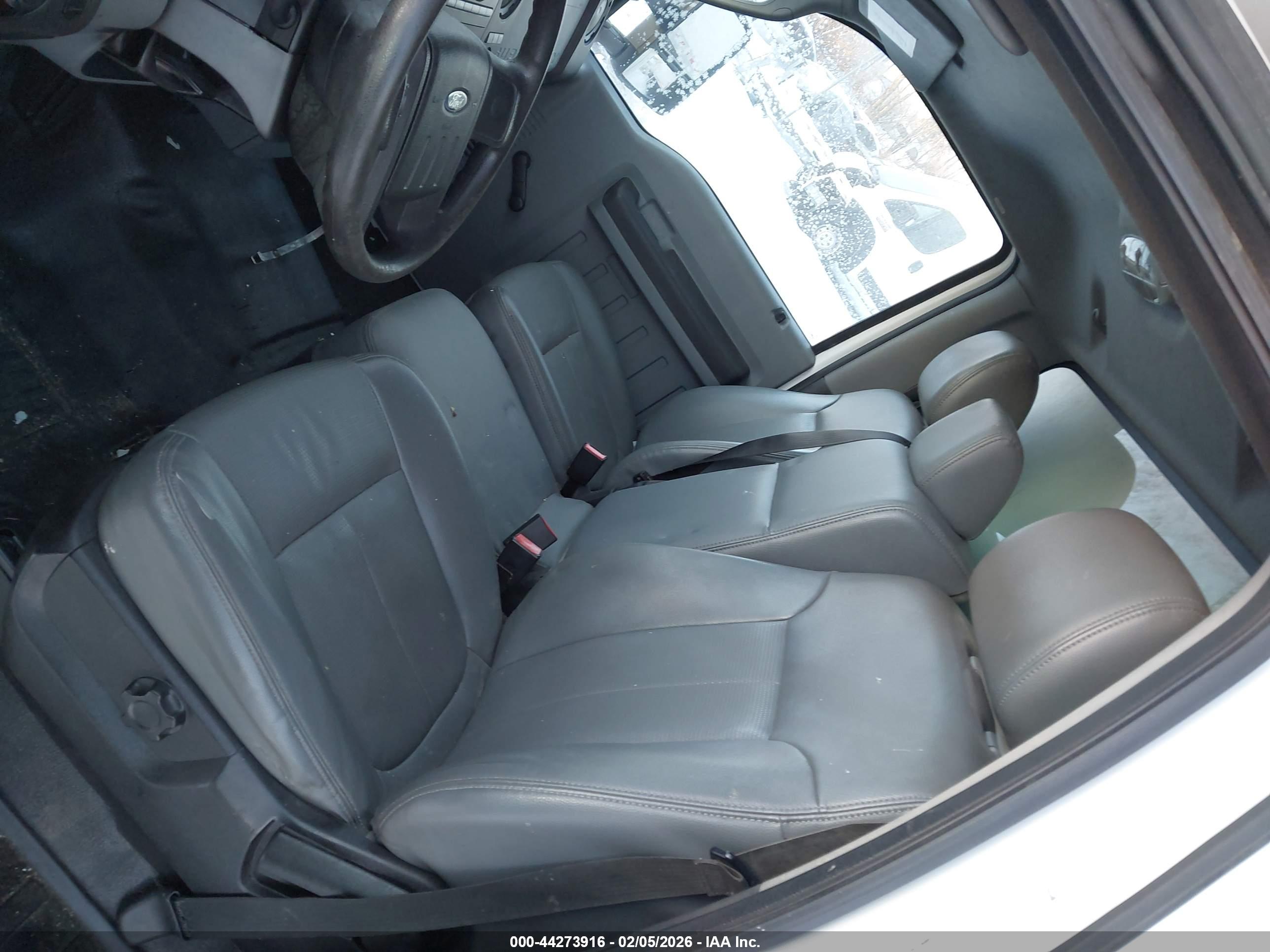 FORD F-450 image 7