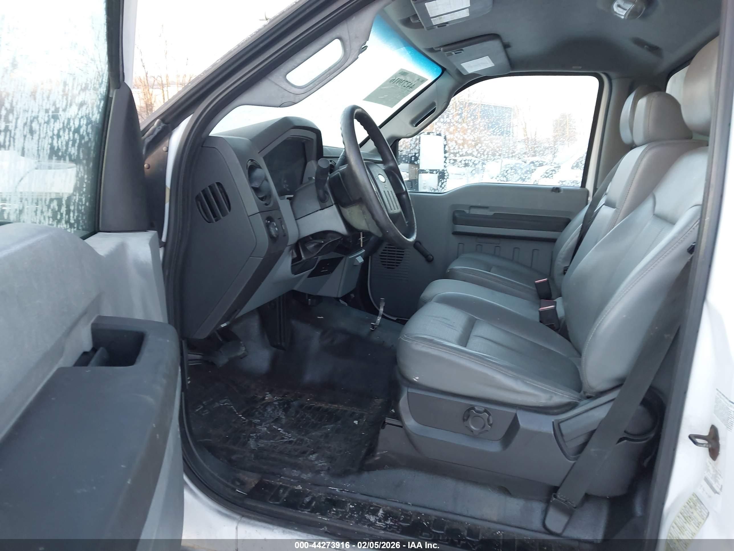 FORD F-450 image 8